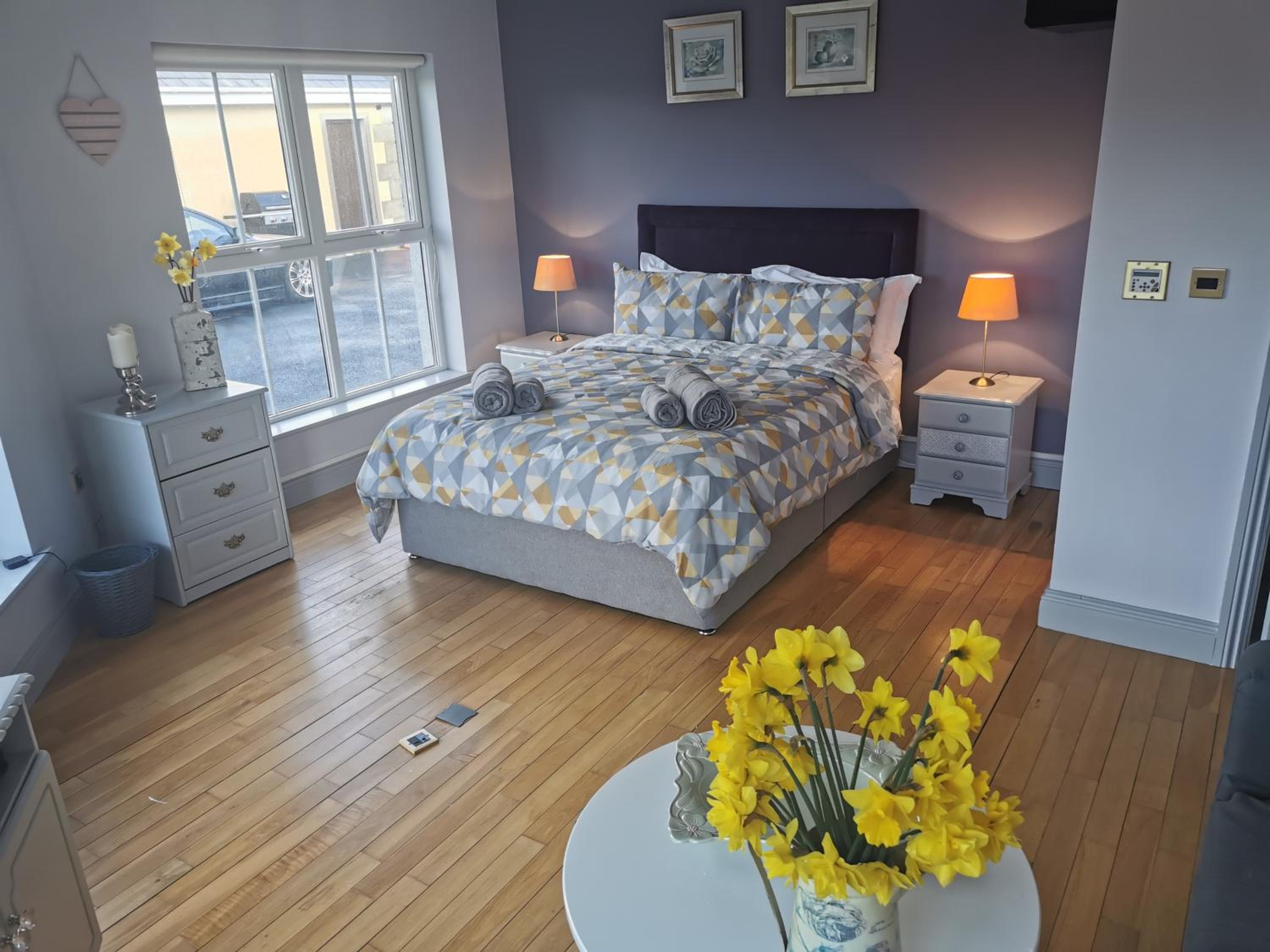 Deluxe Double Room (2 Adults + 1 Child) - Photo 5