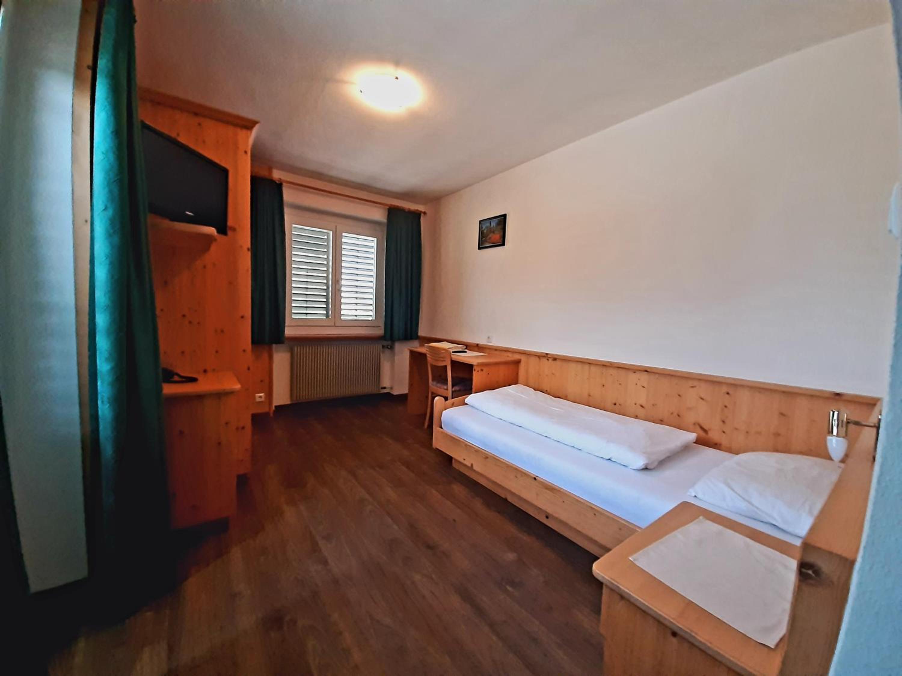 Classic Single Room with Shower photo 3