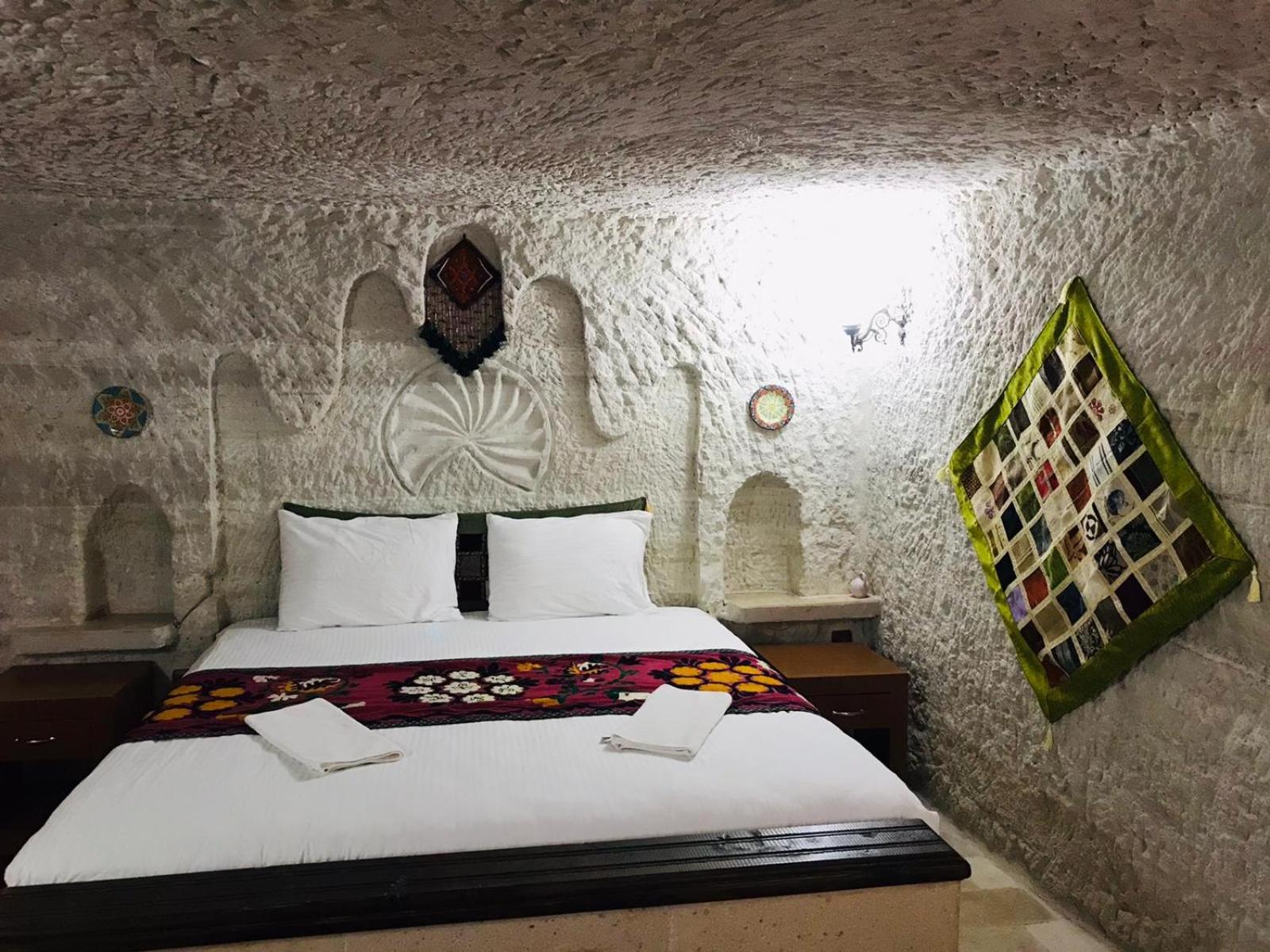 Double Cave Room