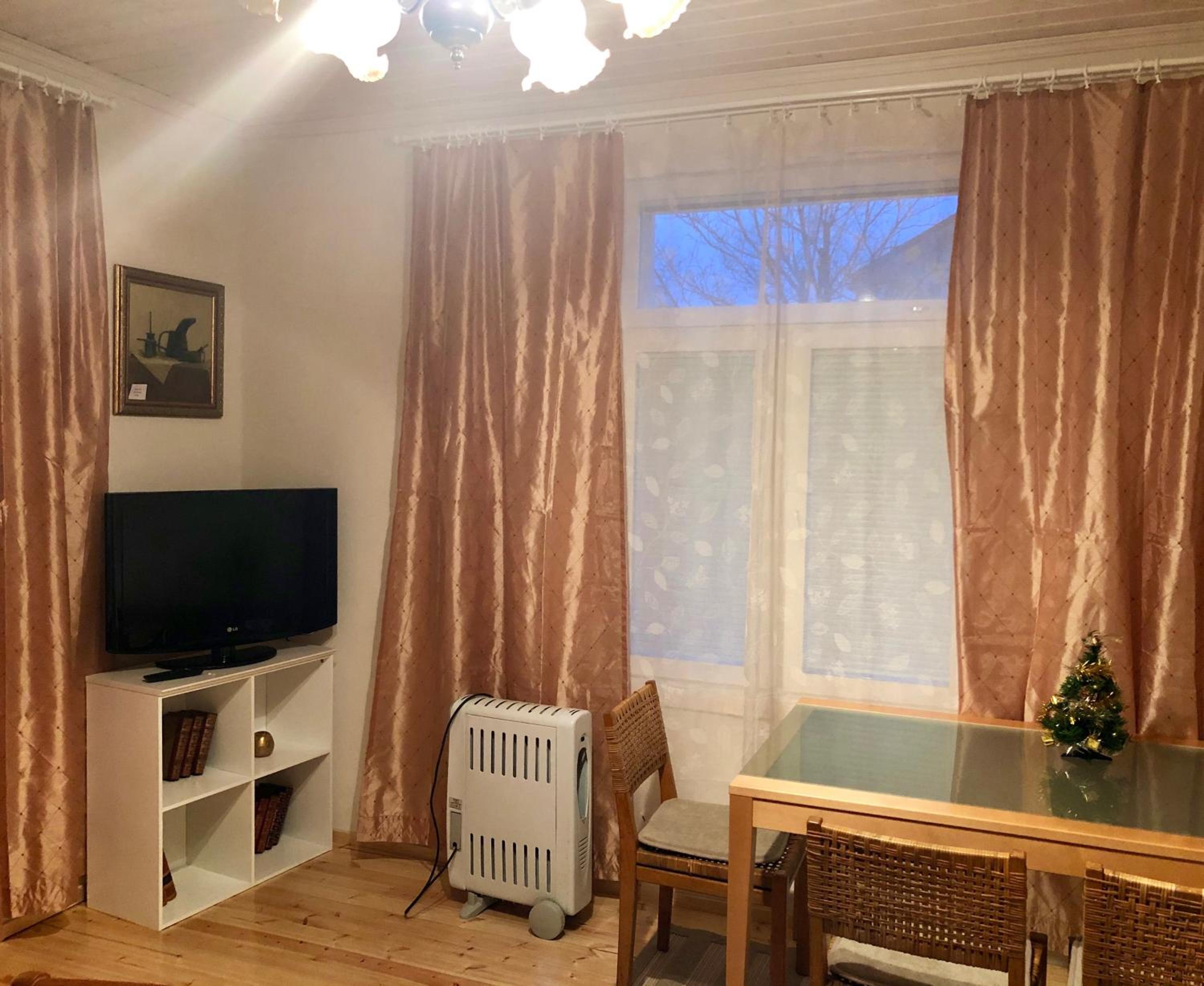 Three-Bedroom Apartment - Photo 5