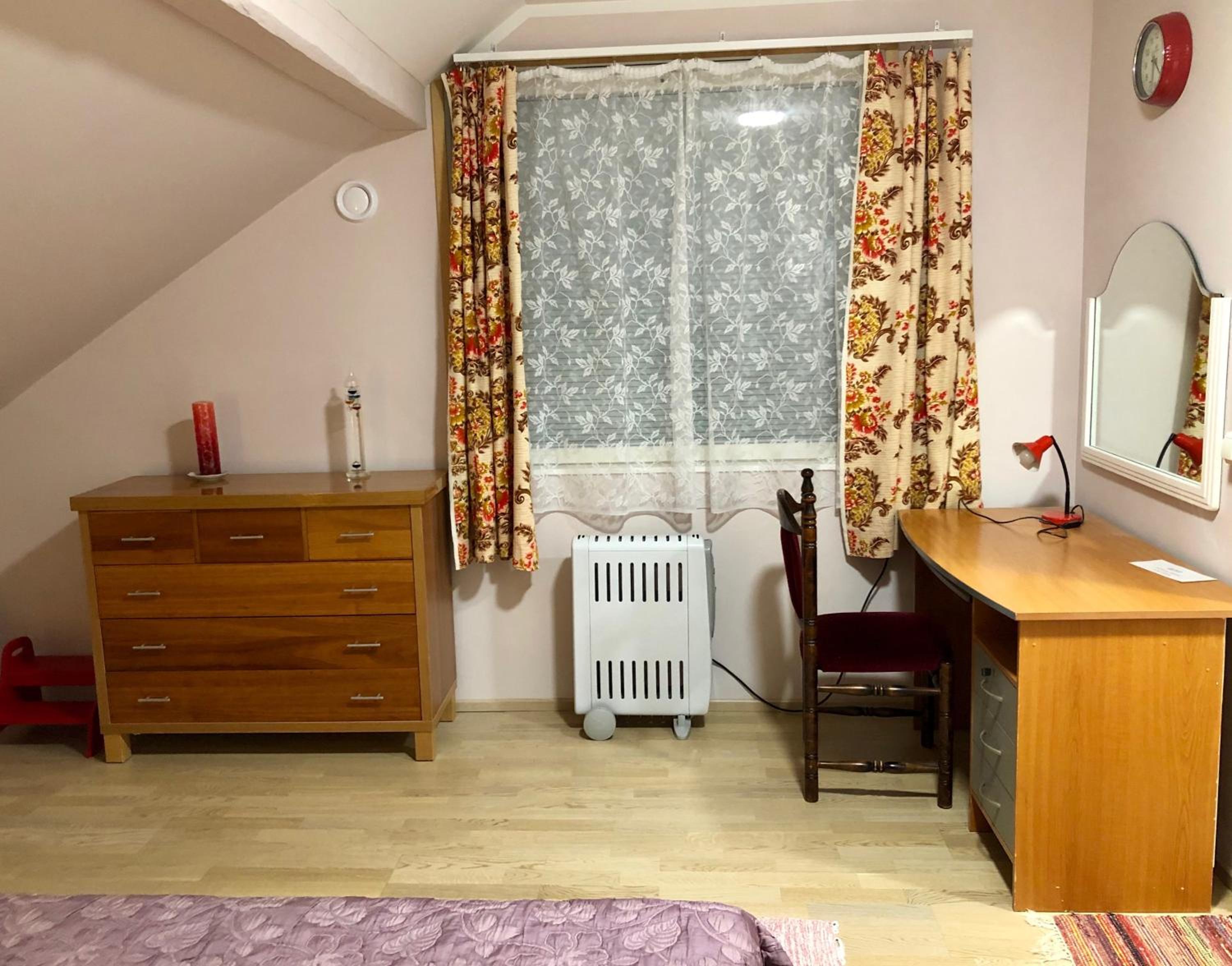 Three-Bedroom Apartment - Photo 4