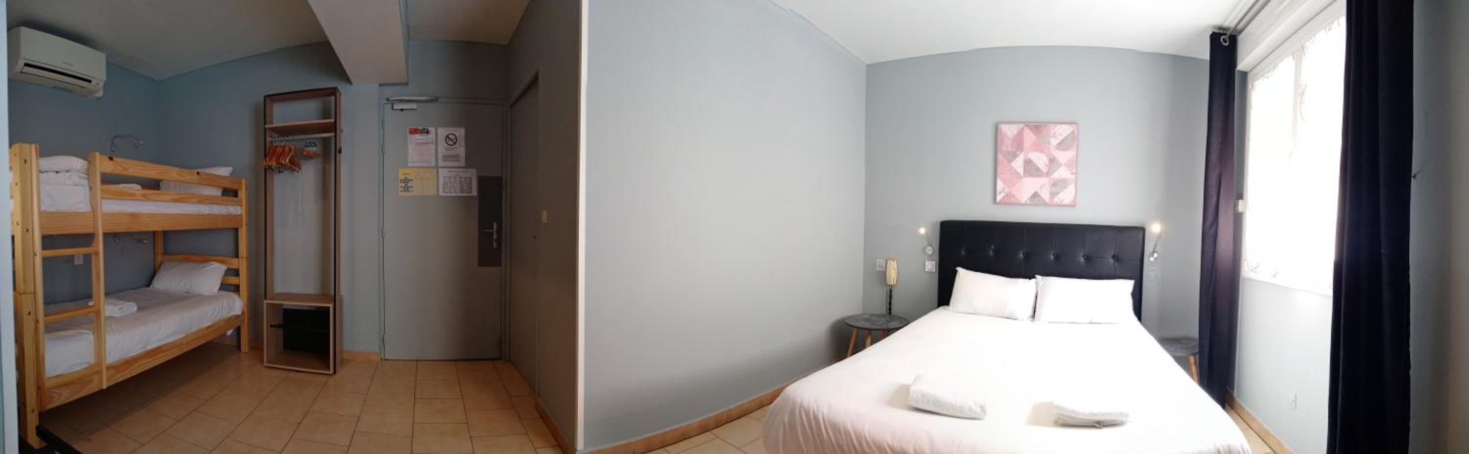 Family Room with Air Conditioning - Photo 4