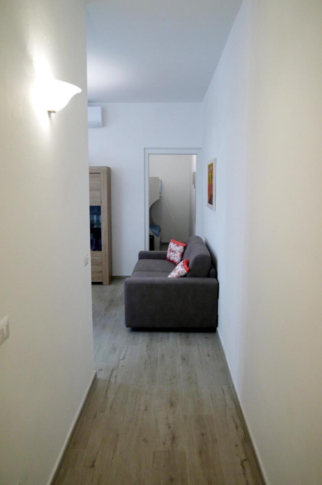Two-Bedroom Apartment - Photo 9
