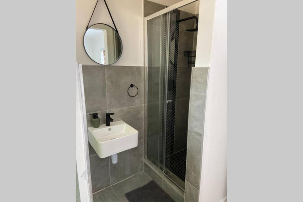 Standard Apartment - Photo 15