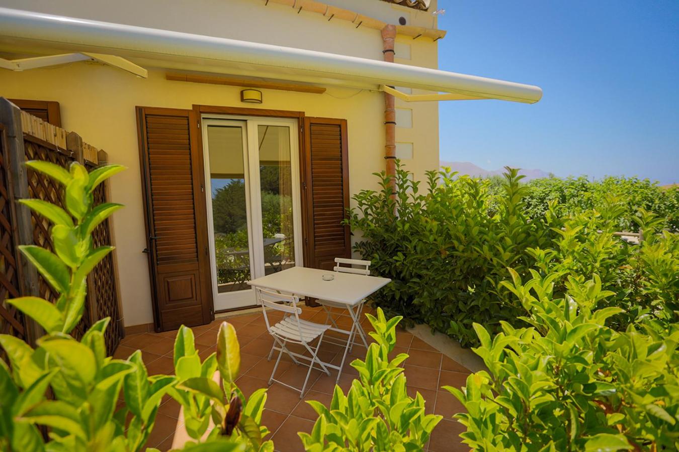 Double Room with Patio photo 2
