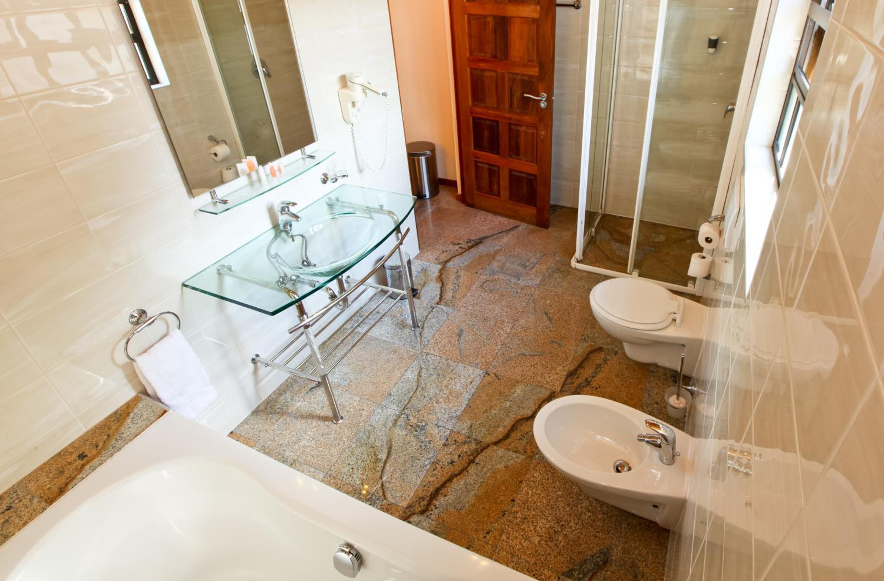 Luxury Double or Twin Room photo 2
