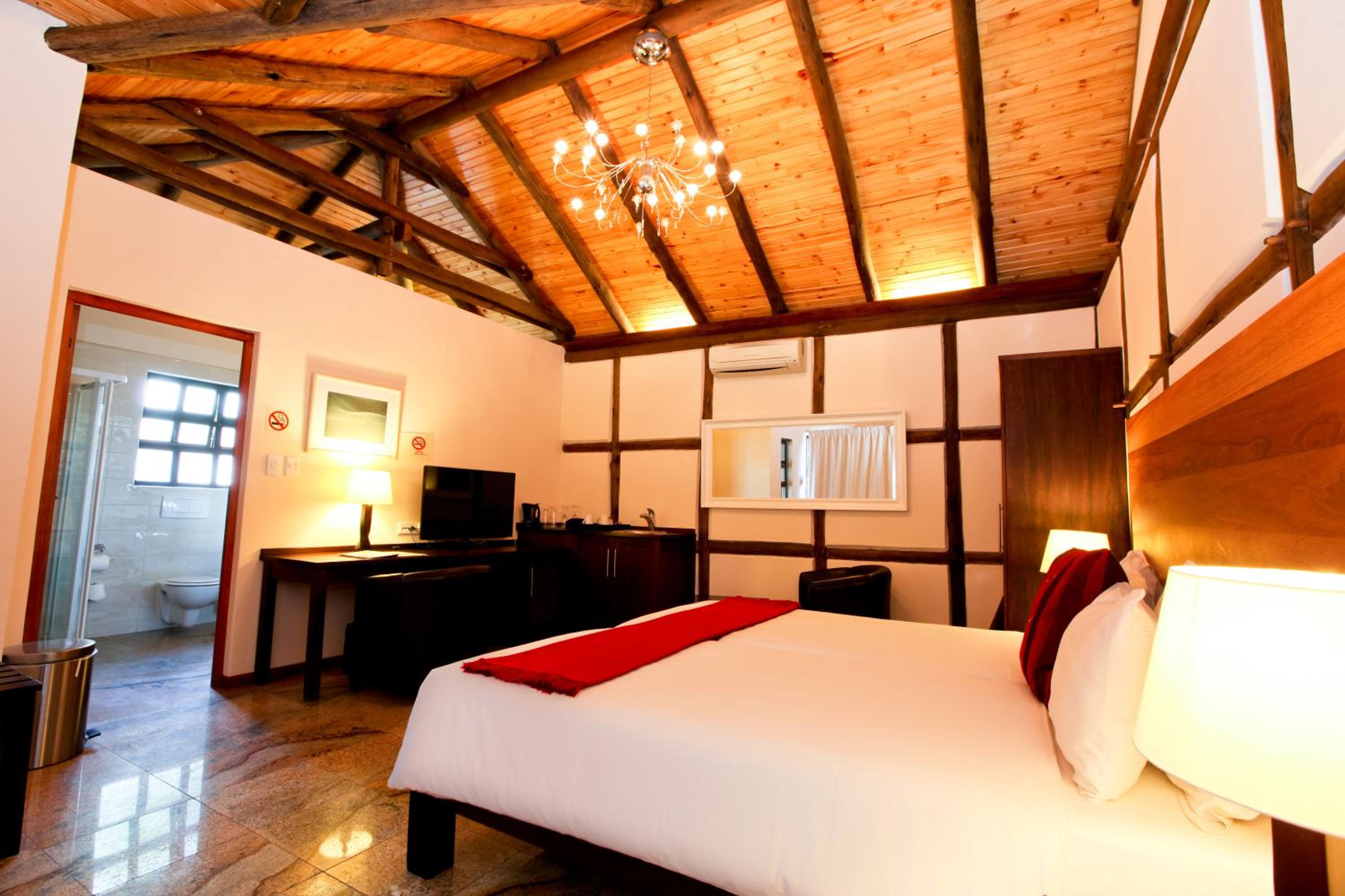 Luxury Double or Twin Room photo 3