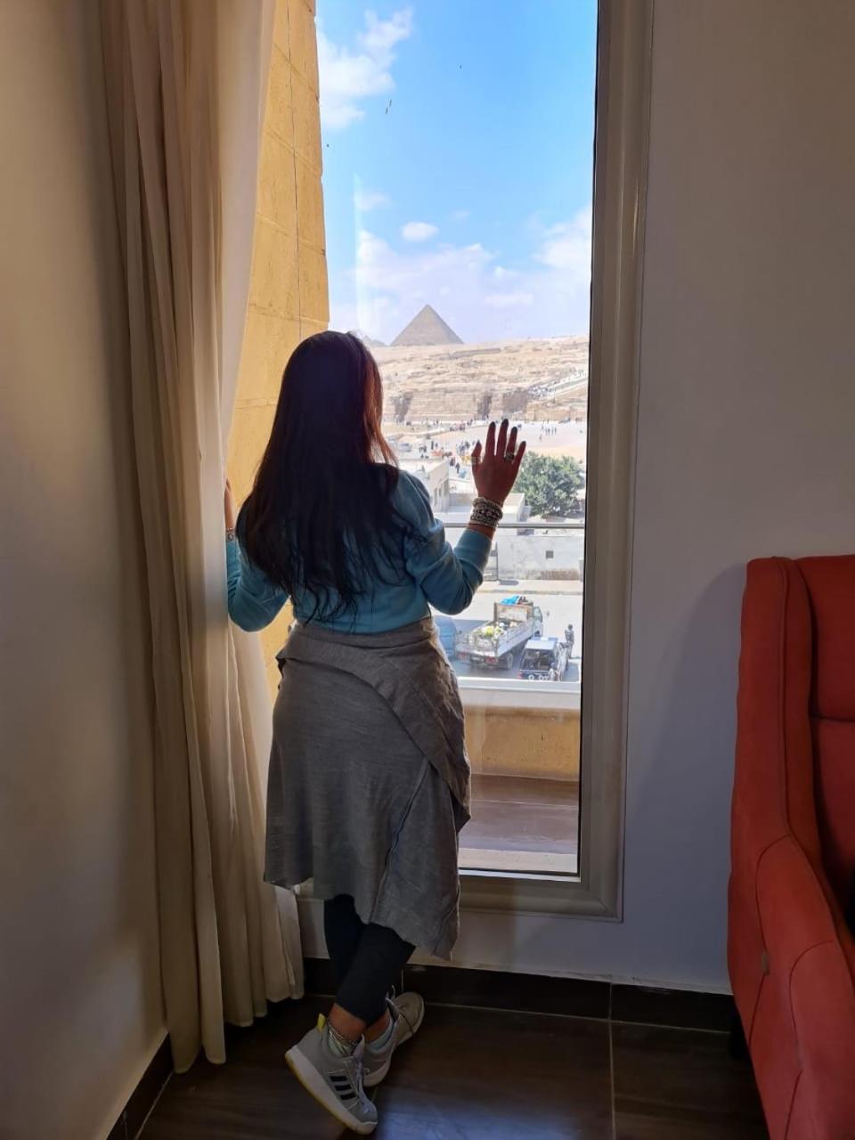 Deluxe Double pyramids view room with Balcony photo 3