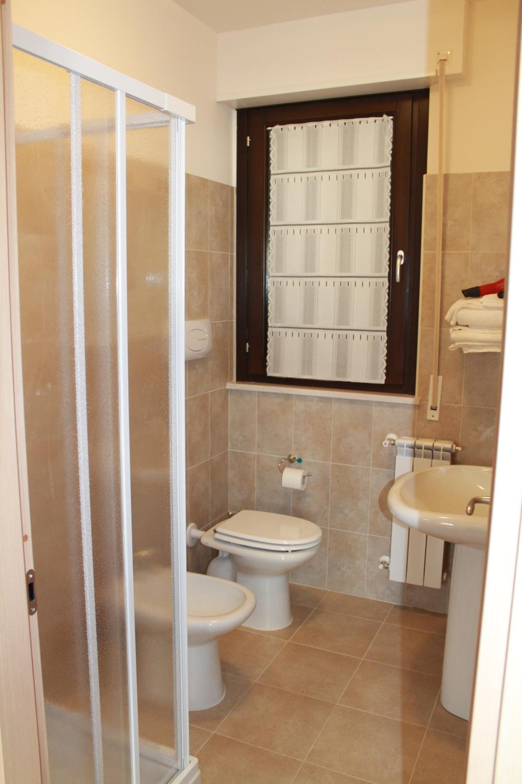 Two-Bedroom Apartment - Split Level - First Floor photo 2