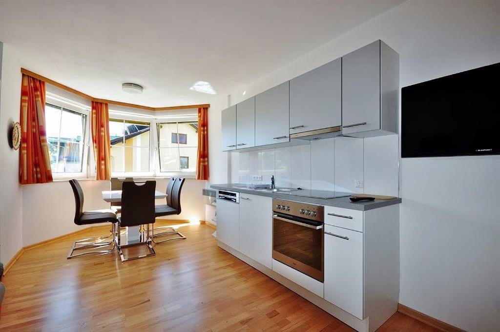 One-Bedroom Apartment with Balcony ca. 55 square yard photo 2