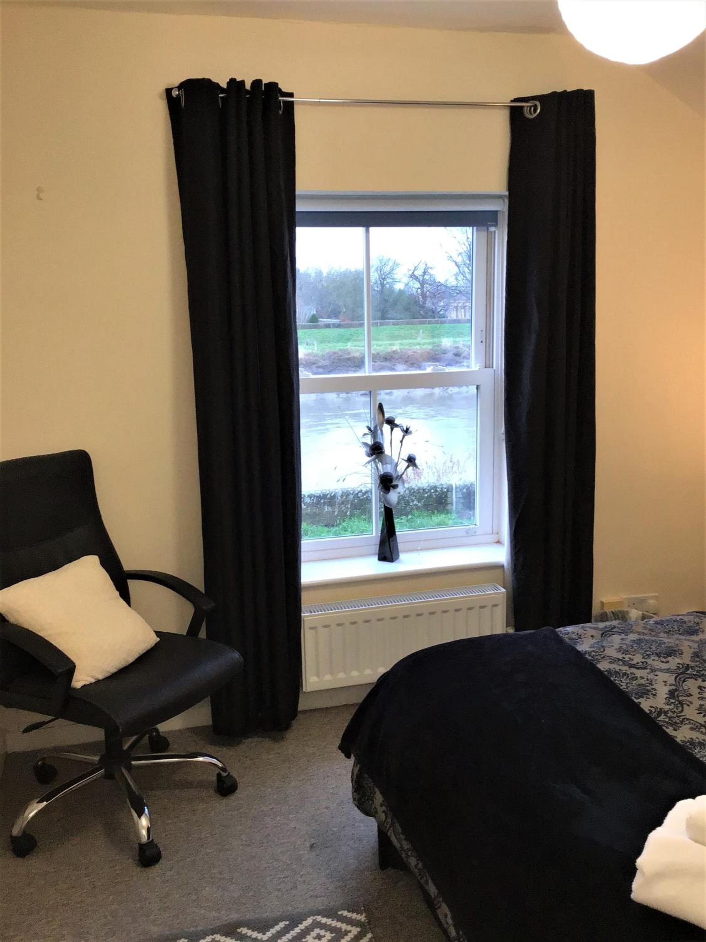 Deluxe Double Room with Shower photo 3