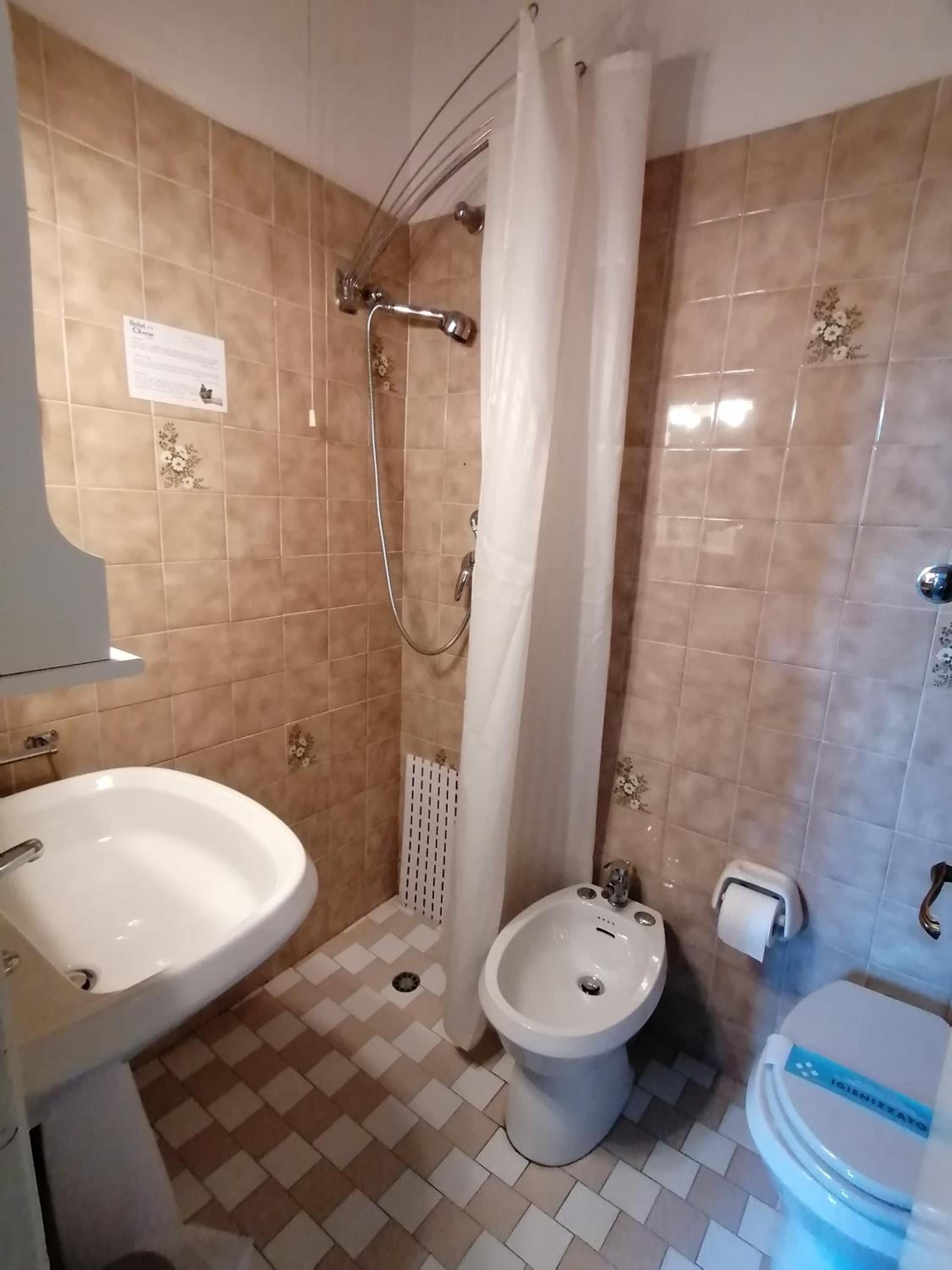 Standard Triple Room photo 2