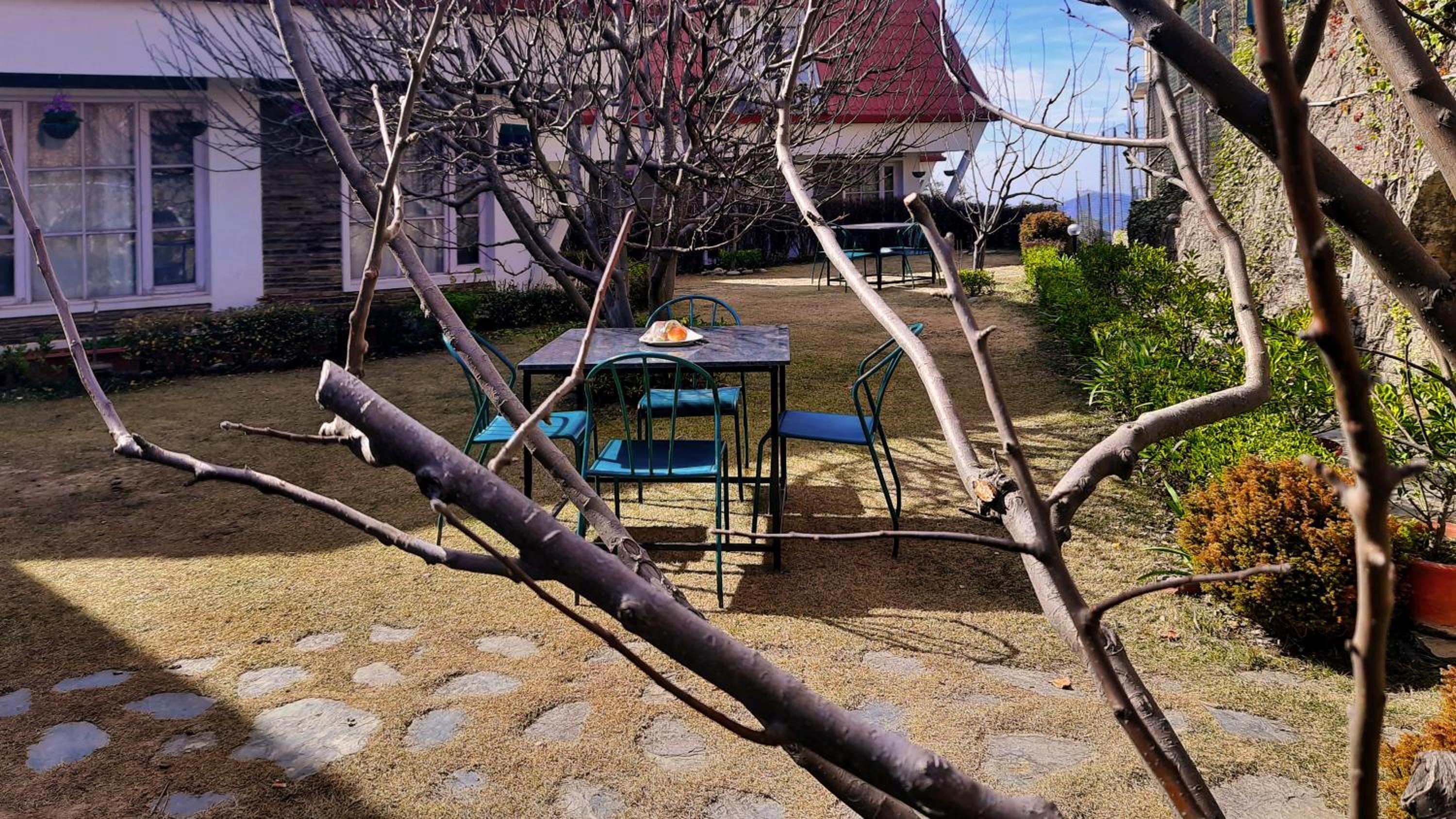 Swiss Duplex Cottage With Private Garden 02 bedrooms + 01 living Room, Complimentry Evening Tea-Coffee with cookies at open terrace