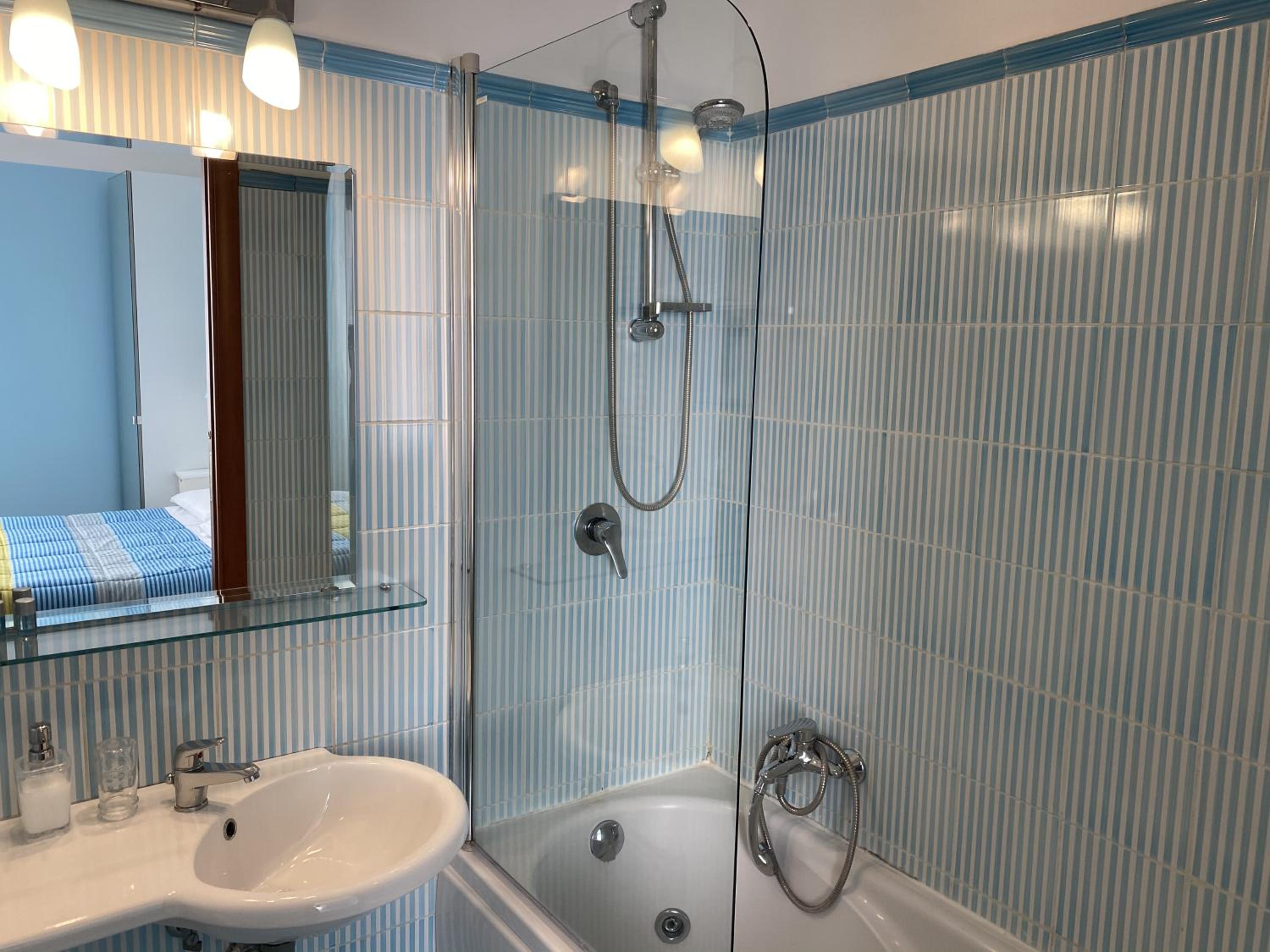 Double Room with Private Bathroom photo 3