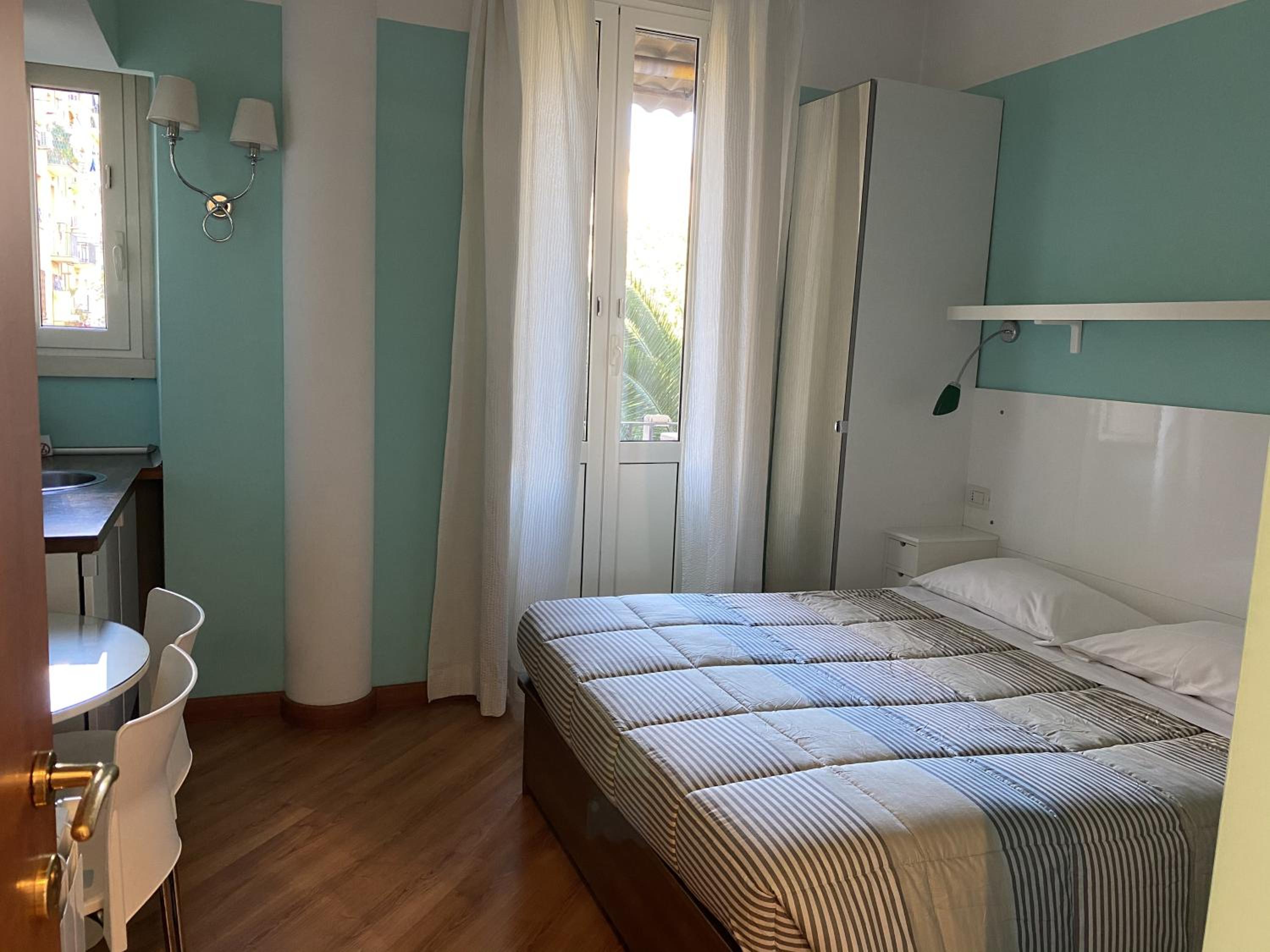 Double Room with Private Bathroom photo 1
