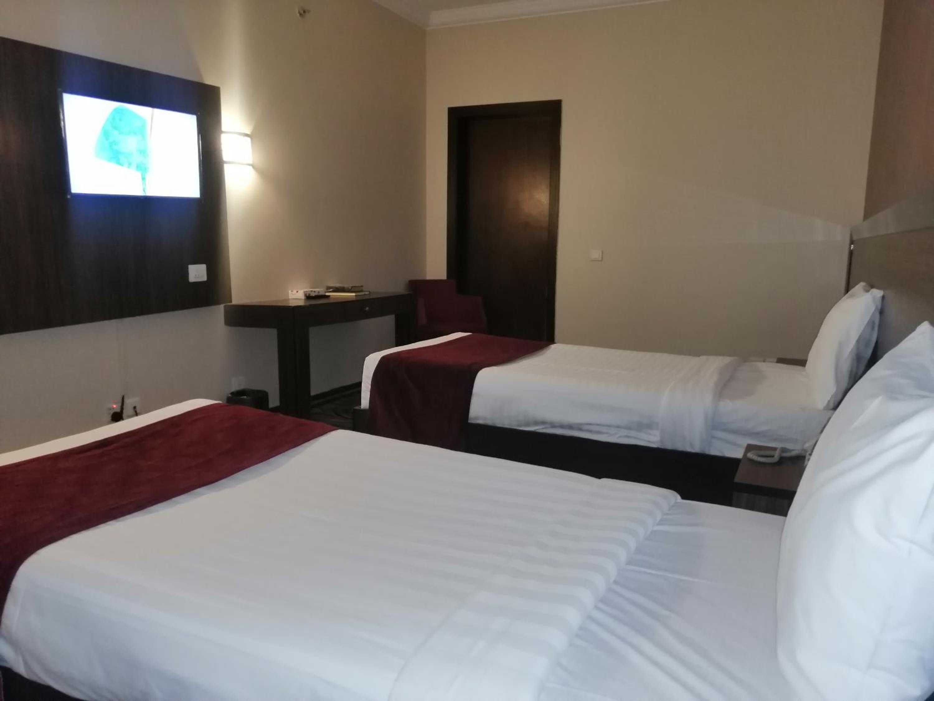 Double Room - Photo 2