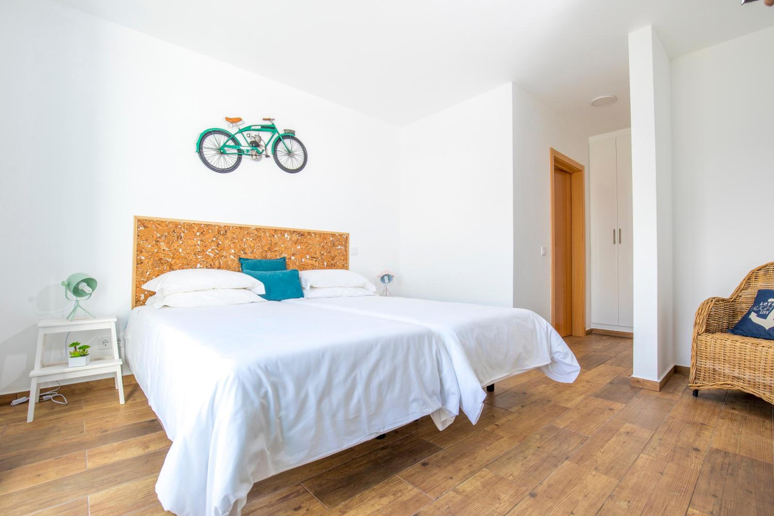 Twin Room - Photo 4