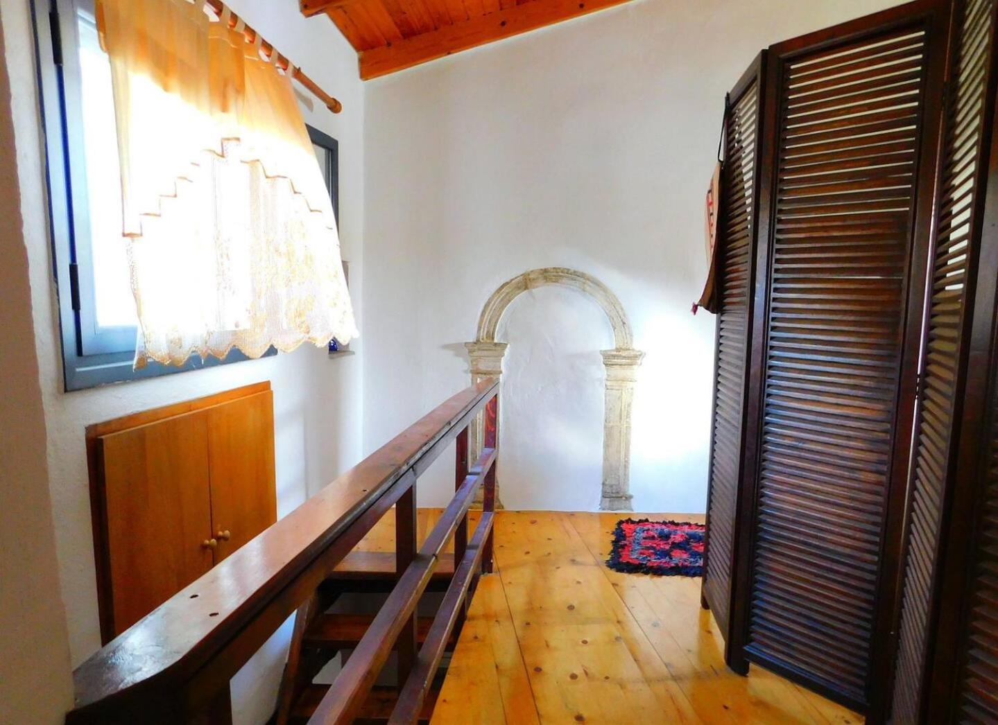 Three-Bedroom House photo 3