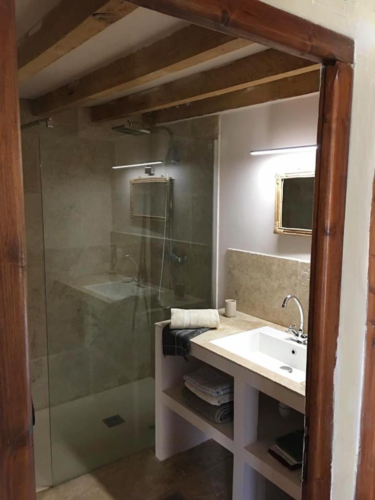 Standard Double Room with Shared Bathroom photo 3