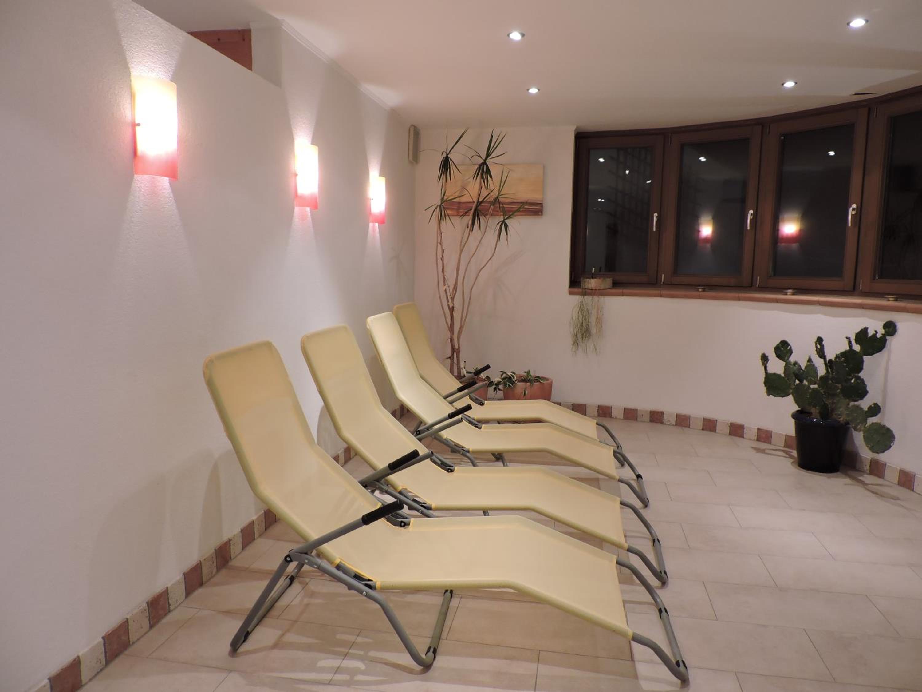 Two-Bedroom Apartment with Balcony photo 2