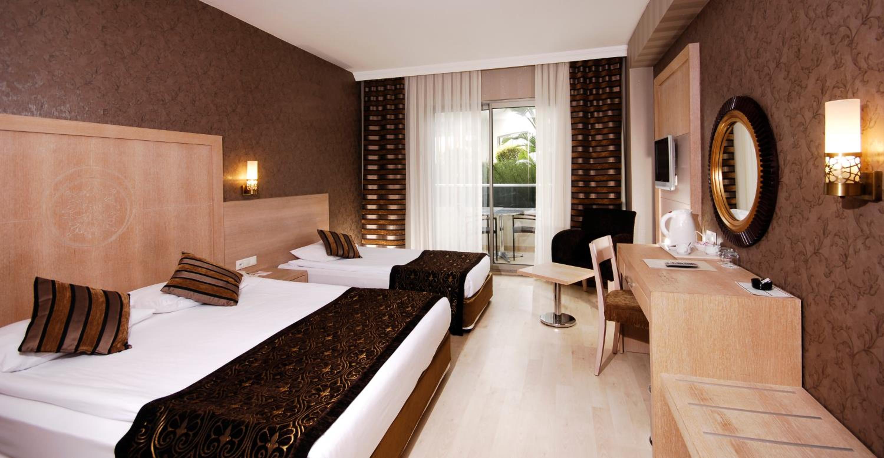 Standard Double or Twin Room photo 2