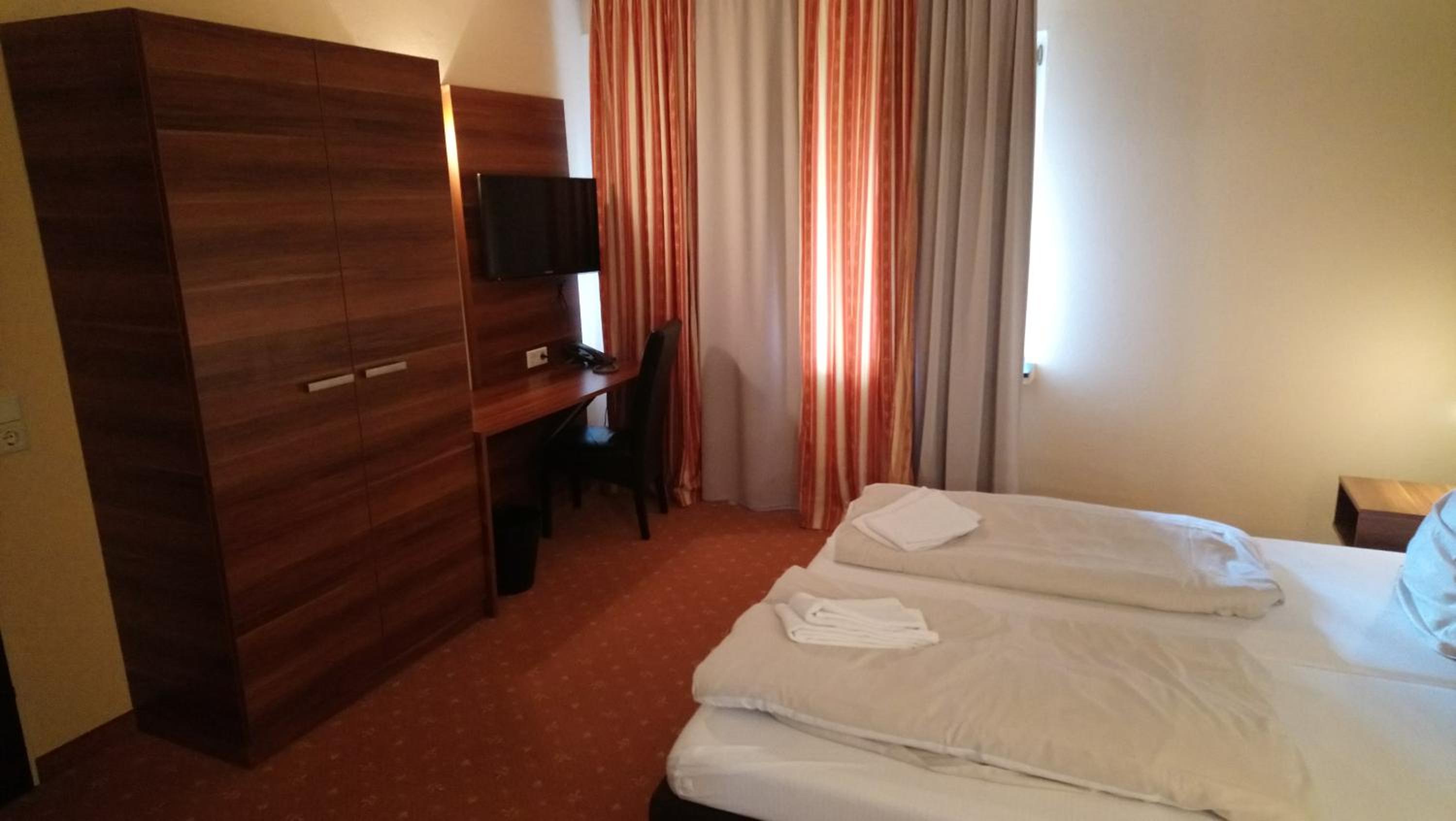 Standard Double Room - Photo 1