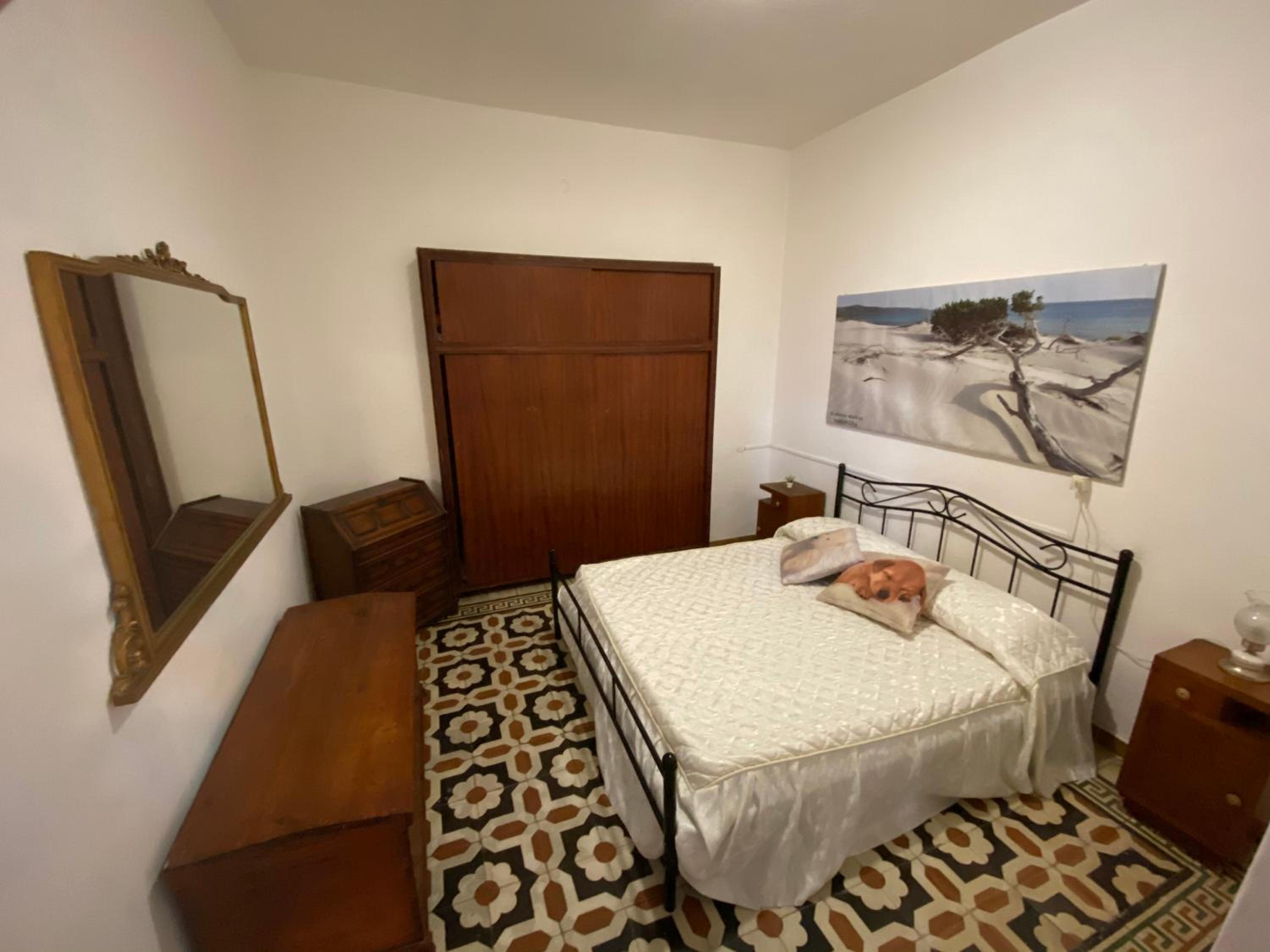 One-Bedroom Apartment - Photo 3