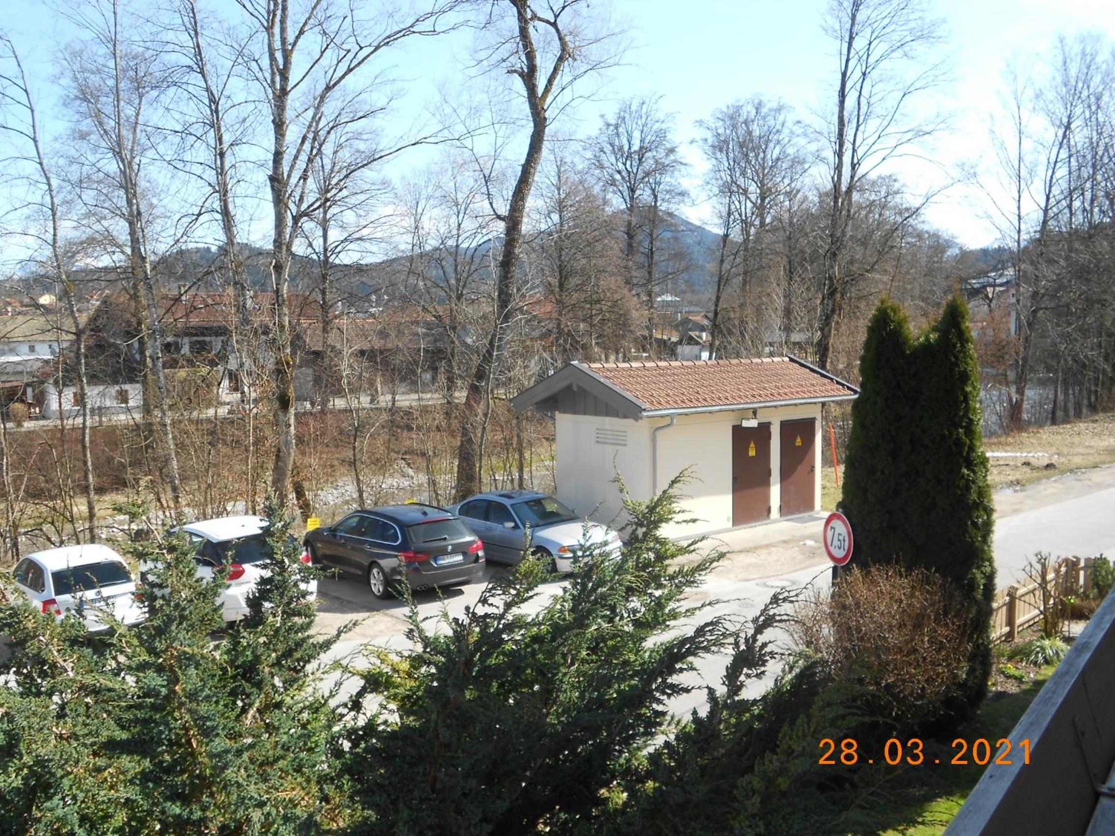 Apartment with Balcony photo 2