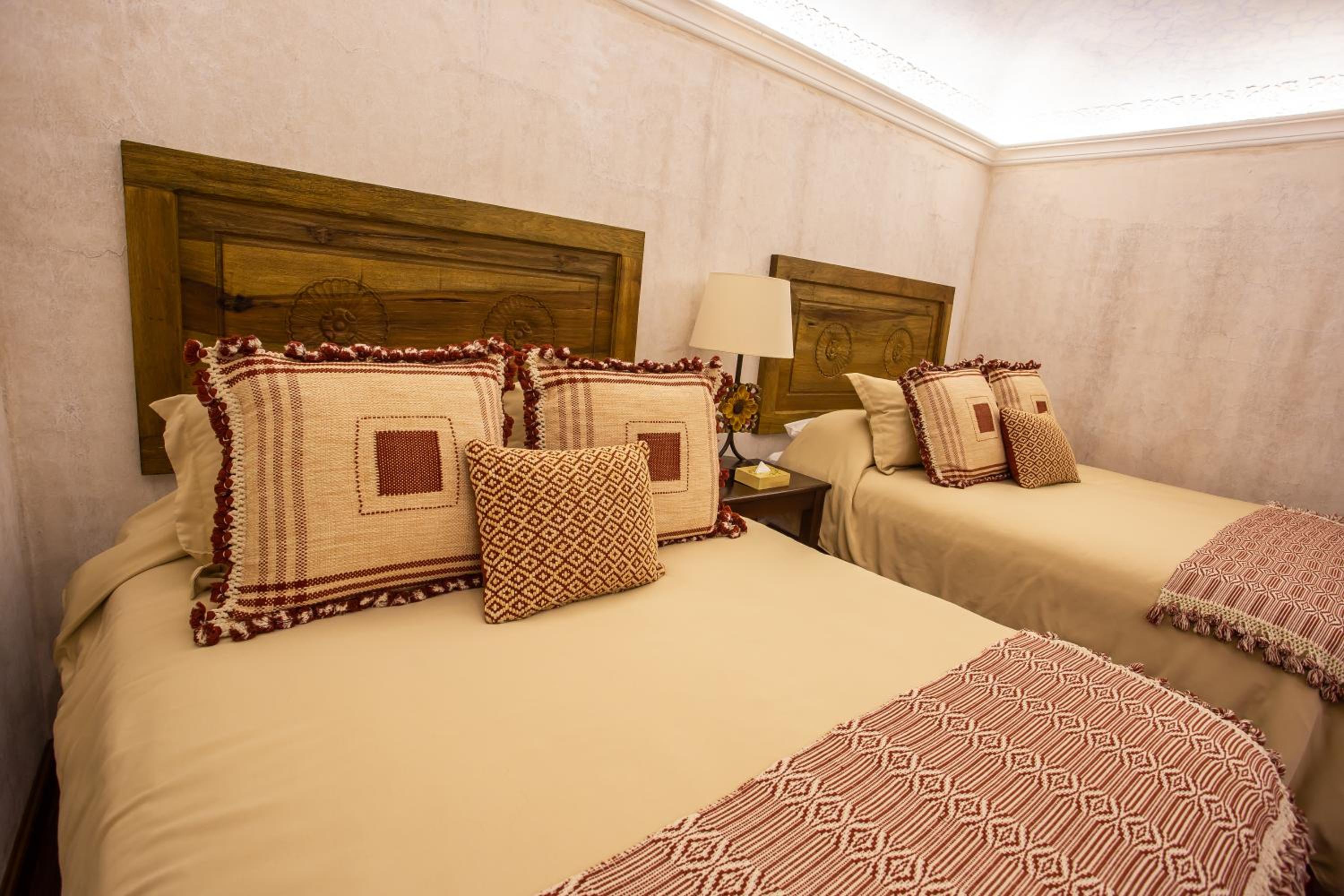 Junior Suite (2 Queen Beds) - Photo 2
