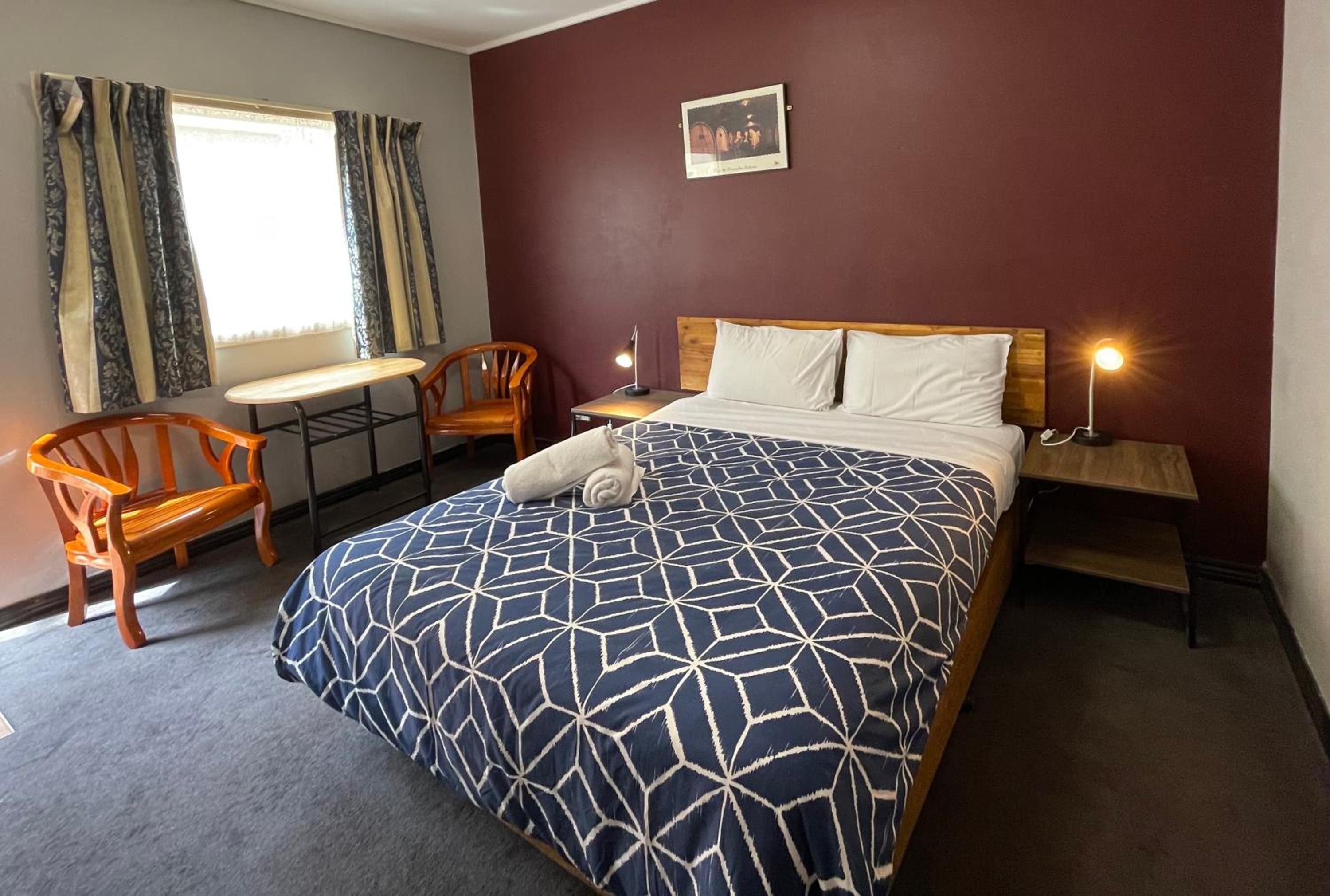 Queen Room - Photo 6