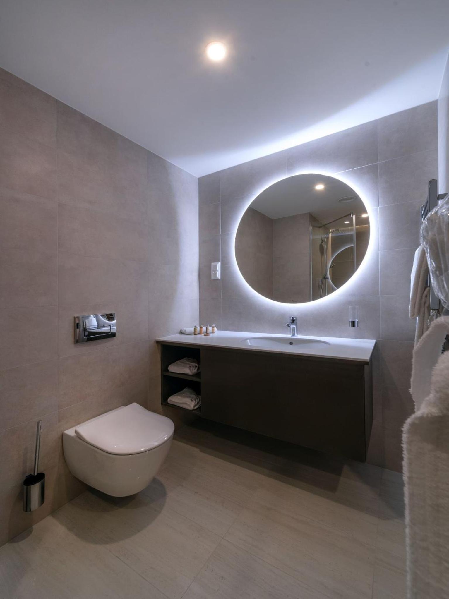 Twin Room - Photo 14