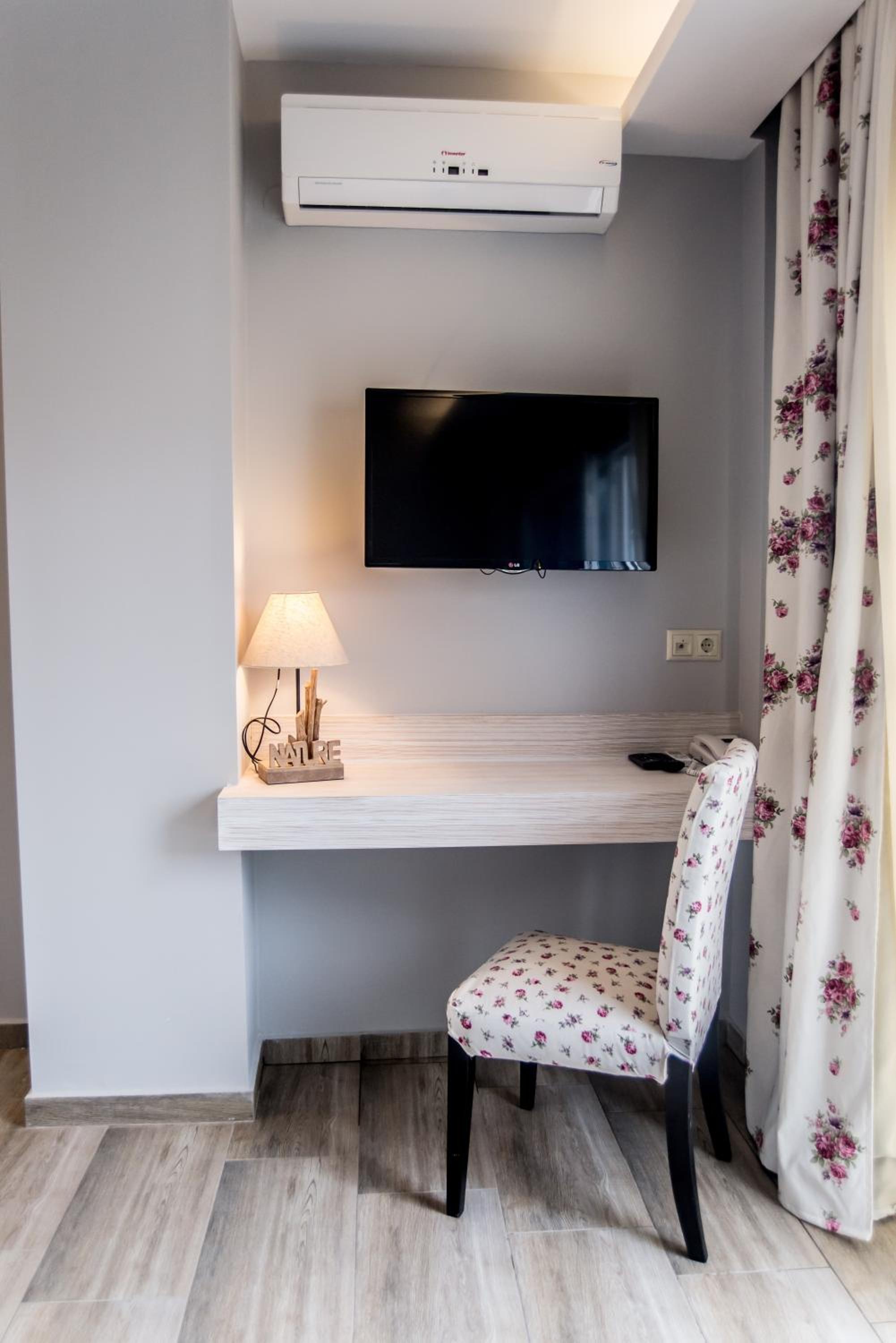Grand Suite with Sea View photo 3