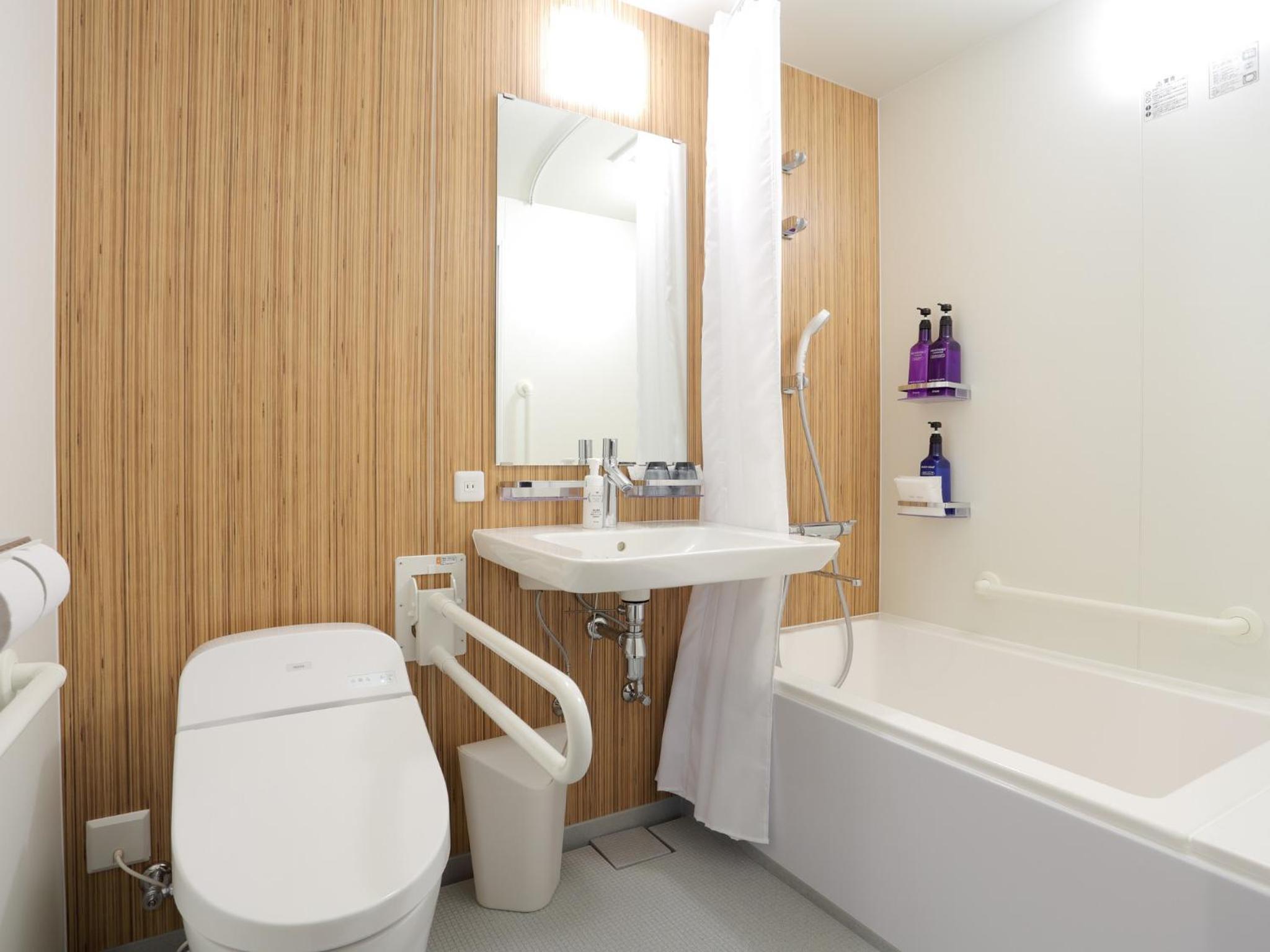 Twin Room - Disability Access photo 3