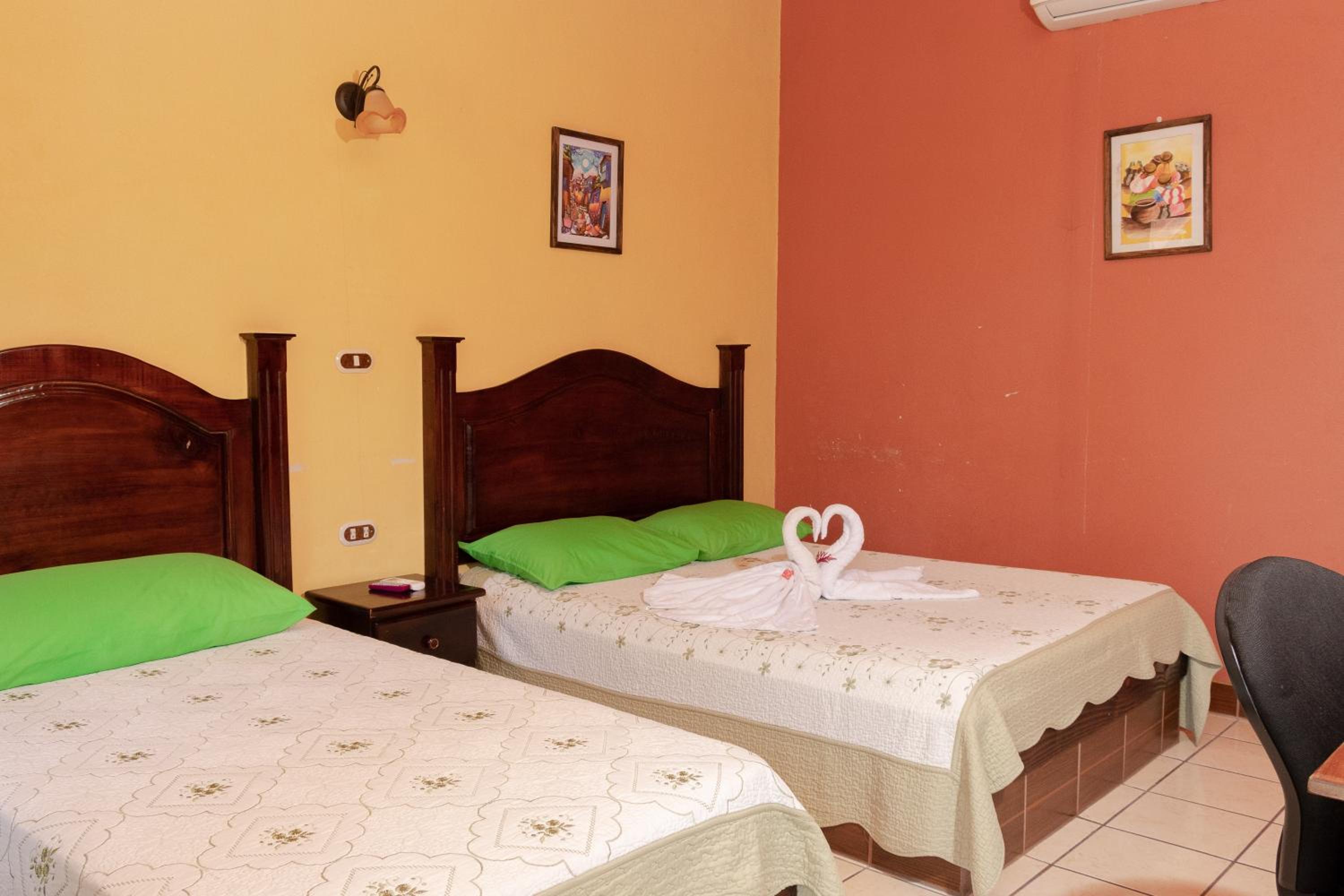 Superior Room with Private Bathroom photo 3