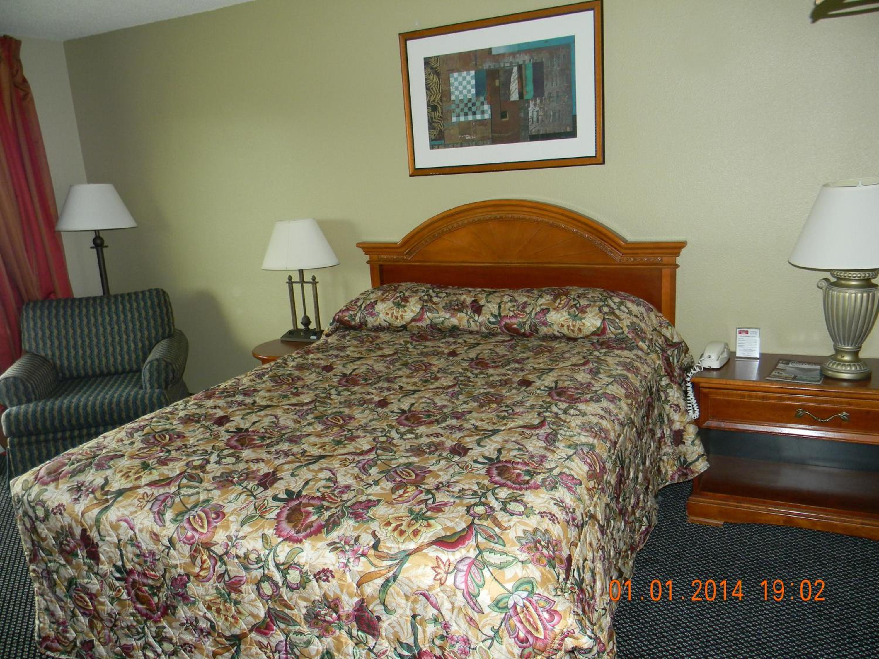 Queen Room photo 1