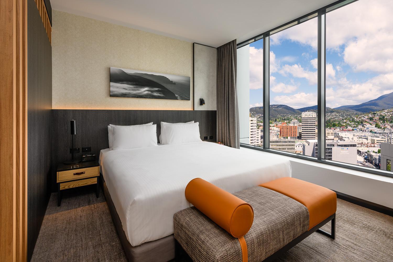 Nipaluna Suite City Views with One King Bed thumbnail 5