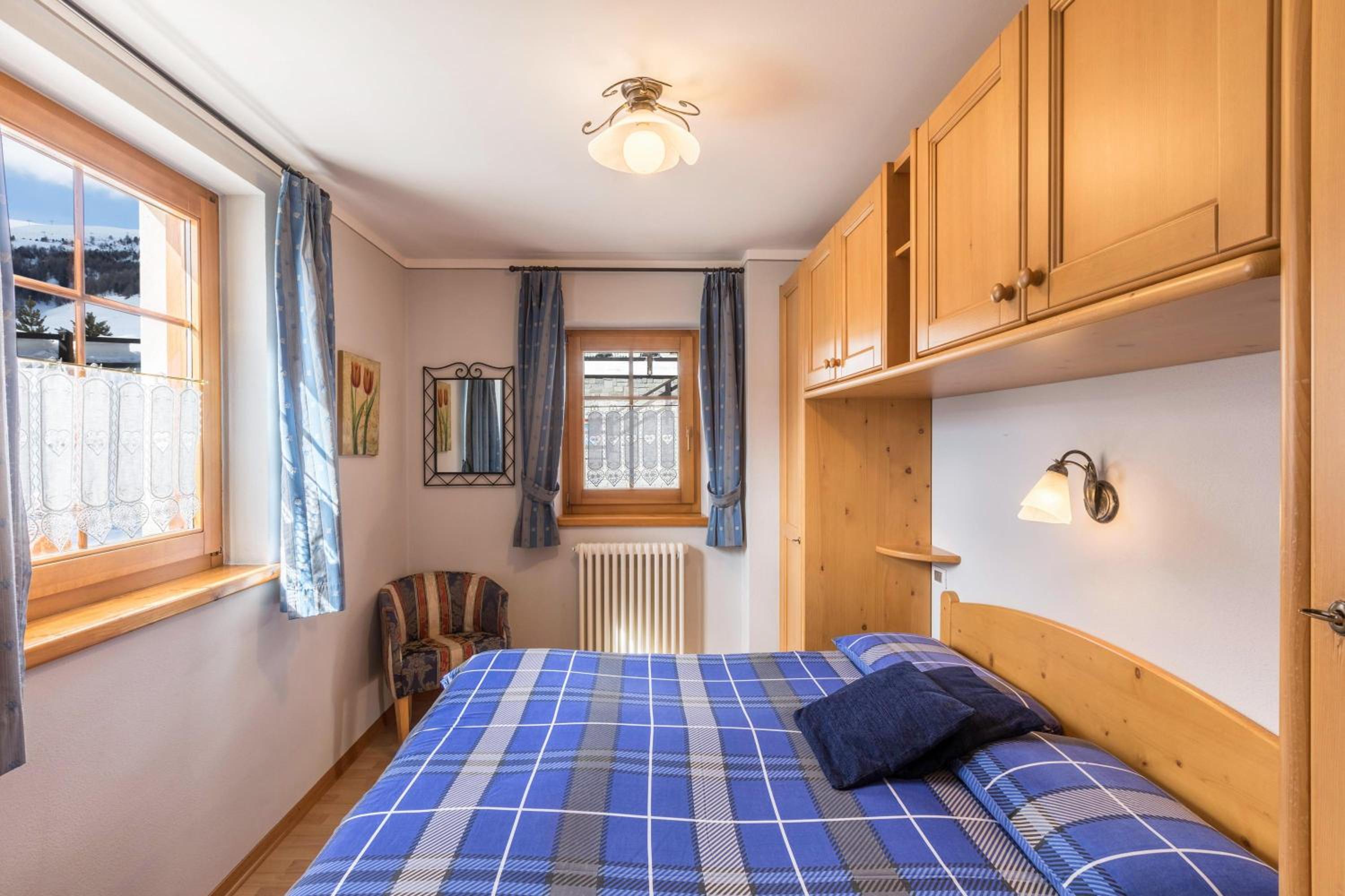 Two-Bedroom Deluxe Apartment with Garden View