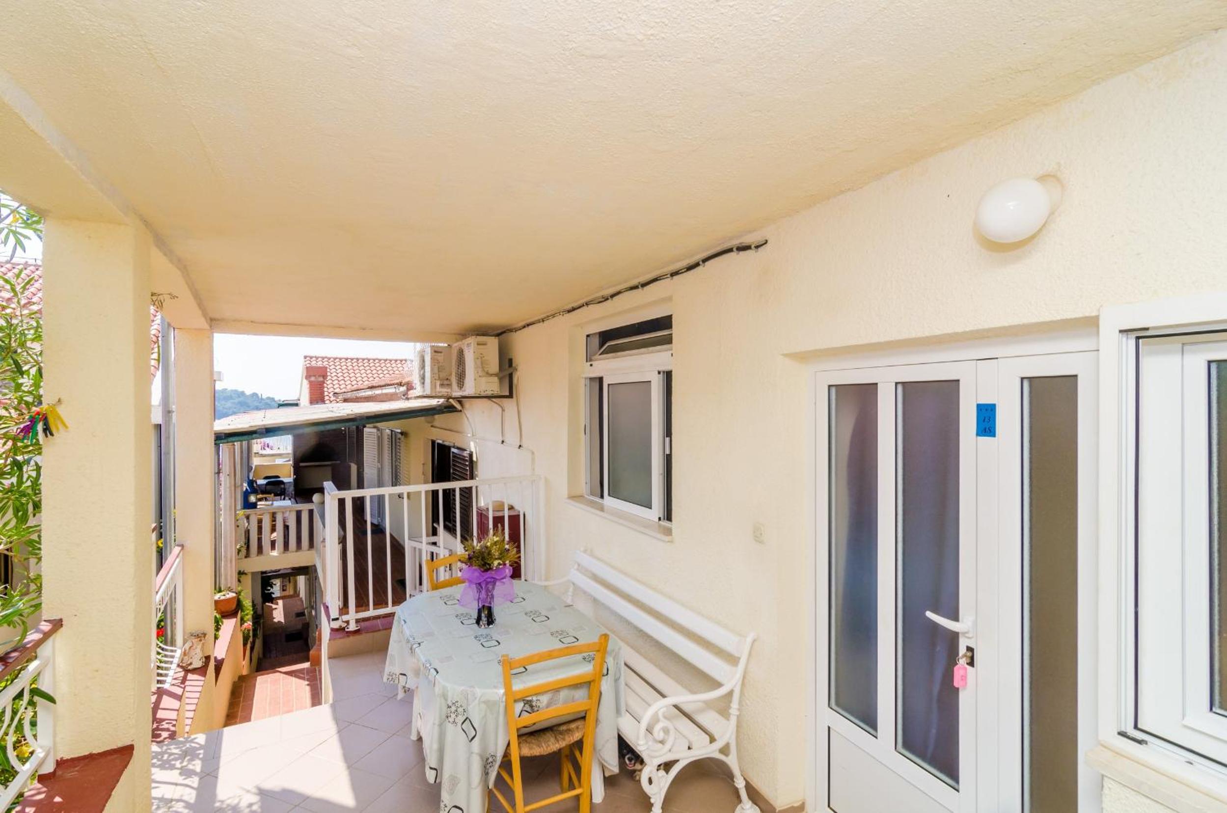 Two-Bedroom Suite with Patio and Sea View - Photo 13