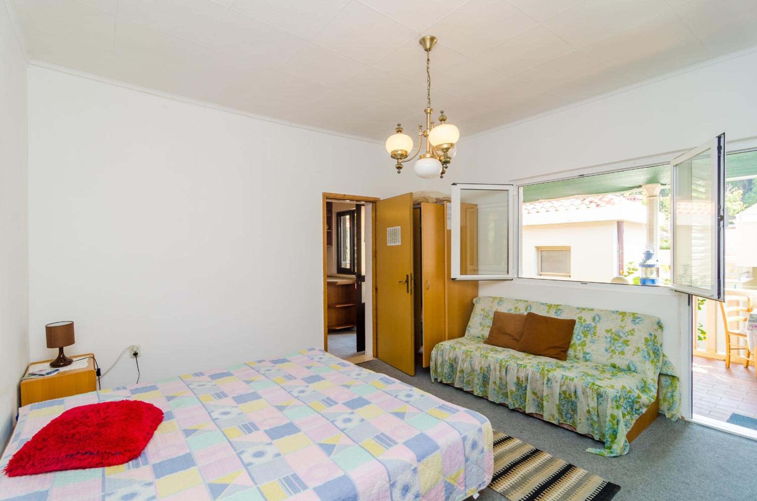 One-Bedroom Apartment with Patio and Sea View - Photo 1