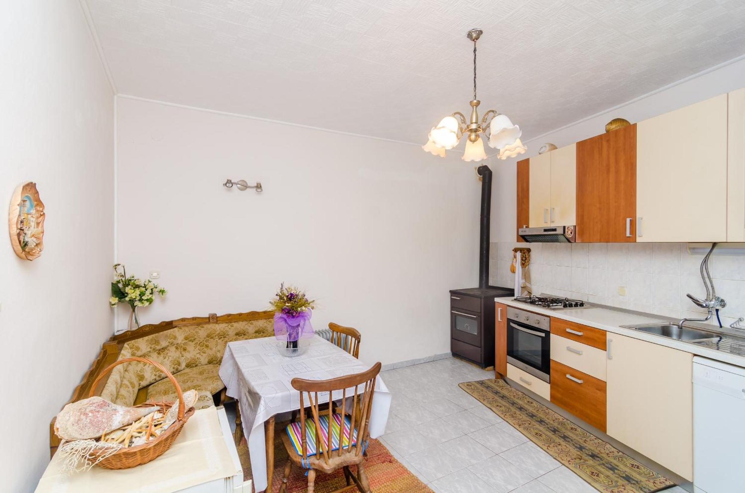 One-Bedroom Apartment with Patio and Sea View - Photo 19
