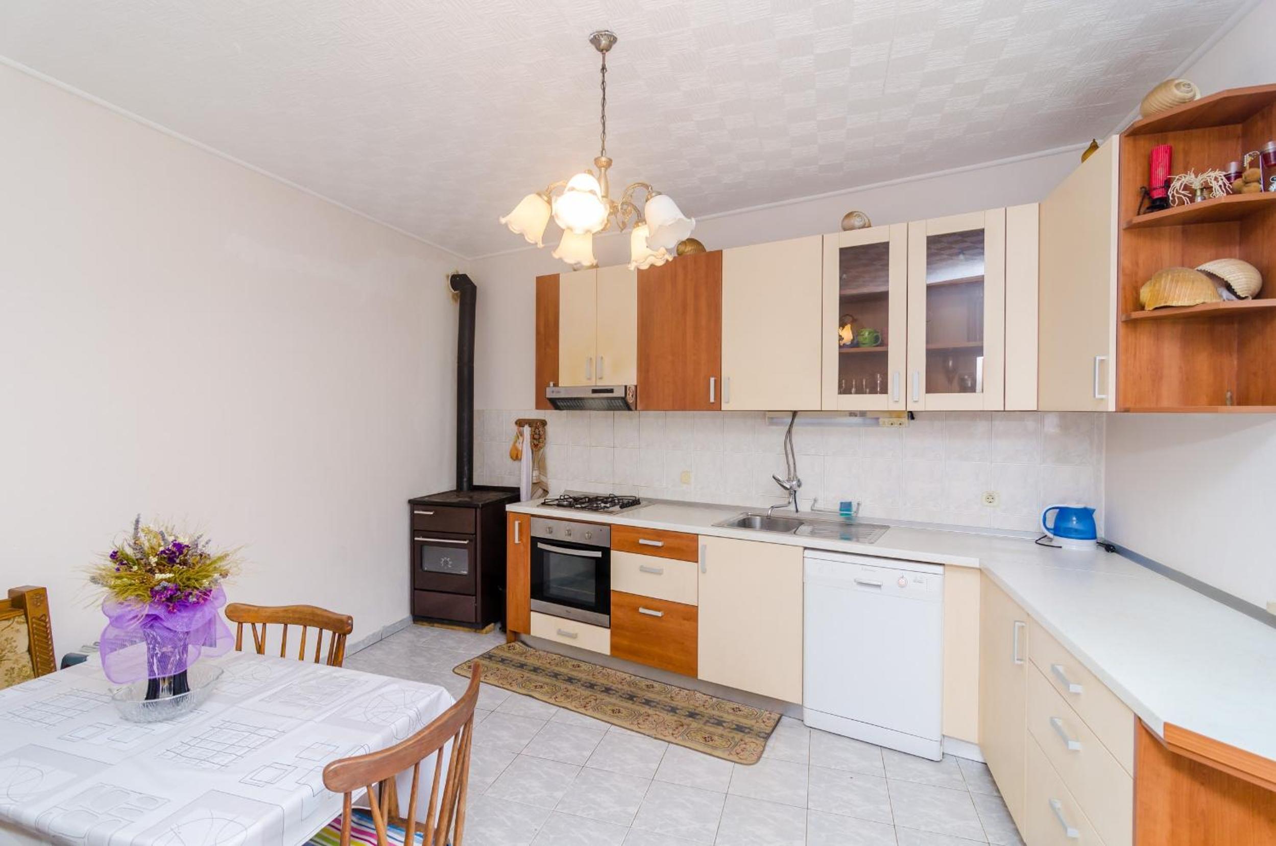 One-Bedroom Apartment with Patio and Sea View - Photo 12