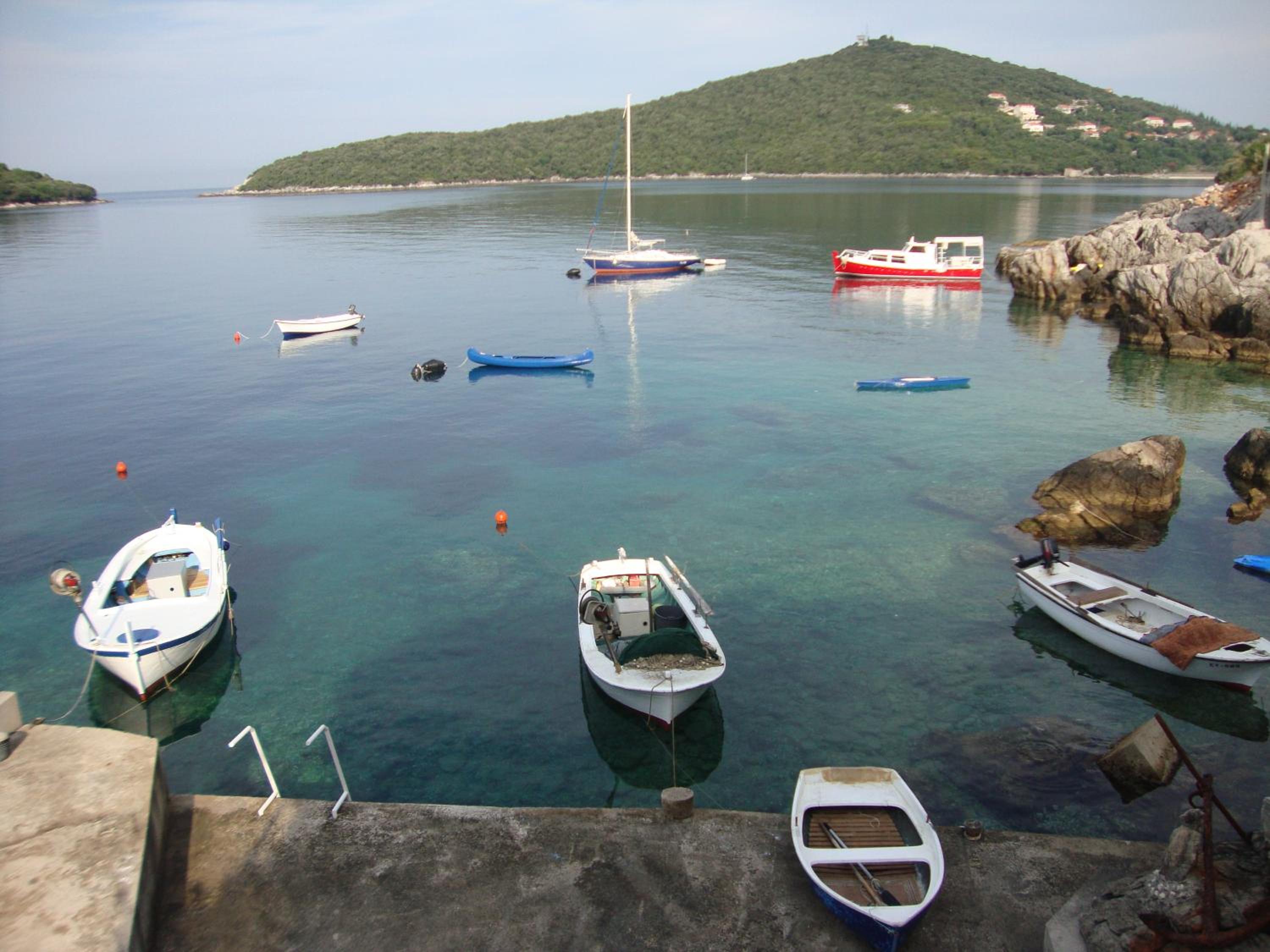 One-Bedroom Apartment with Patio and Sea View - Photo 2
