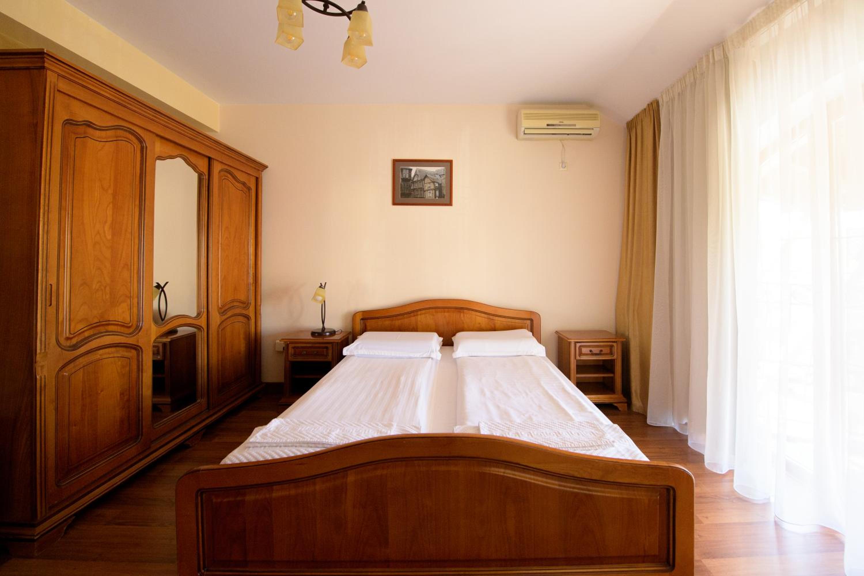 Double Room - Photo 23