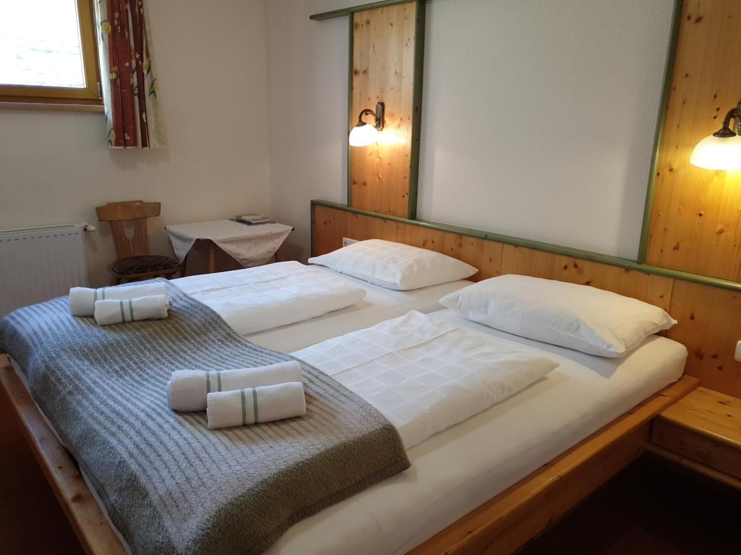 Double Room with Mountain View - Photo 11