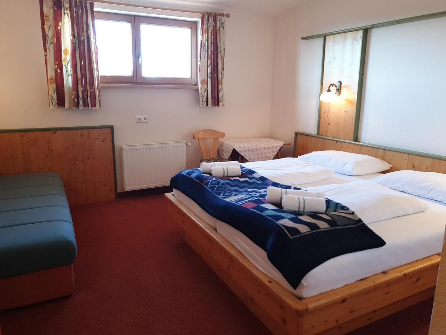 Double Room with Mountain View - Photo 6