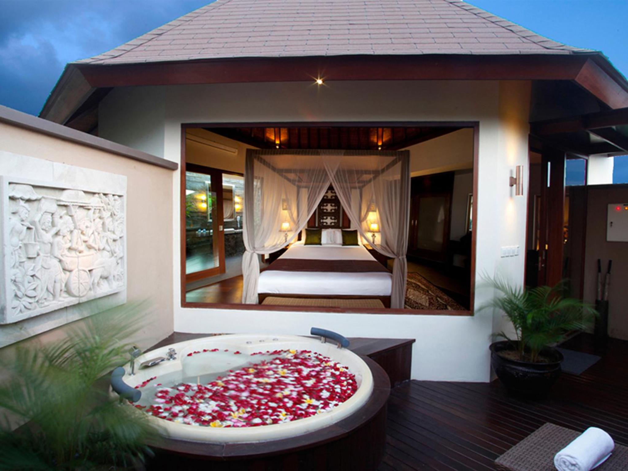 One-Bedroom Suite (No Pool) with Hot Tub
