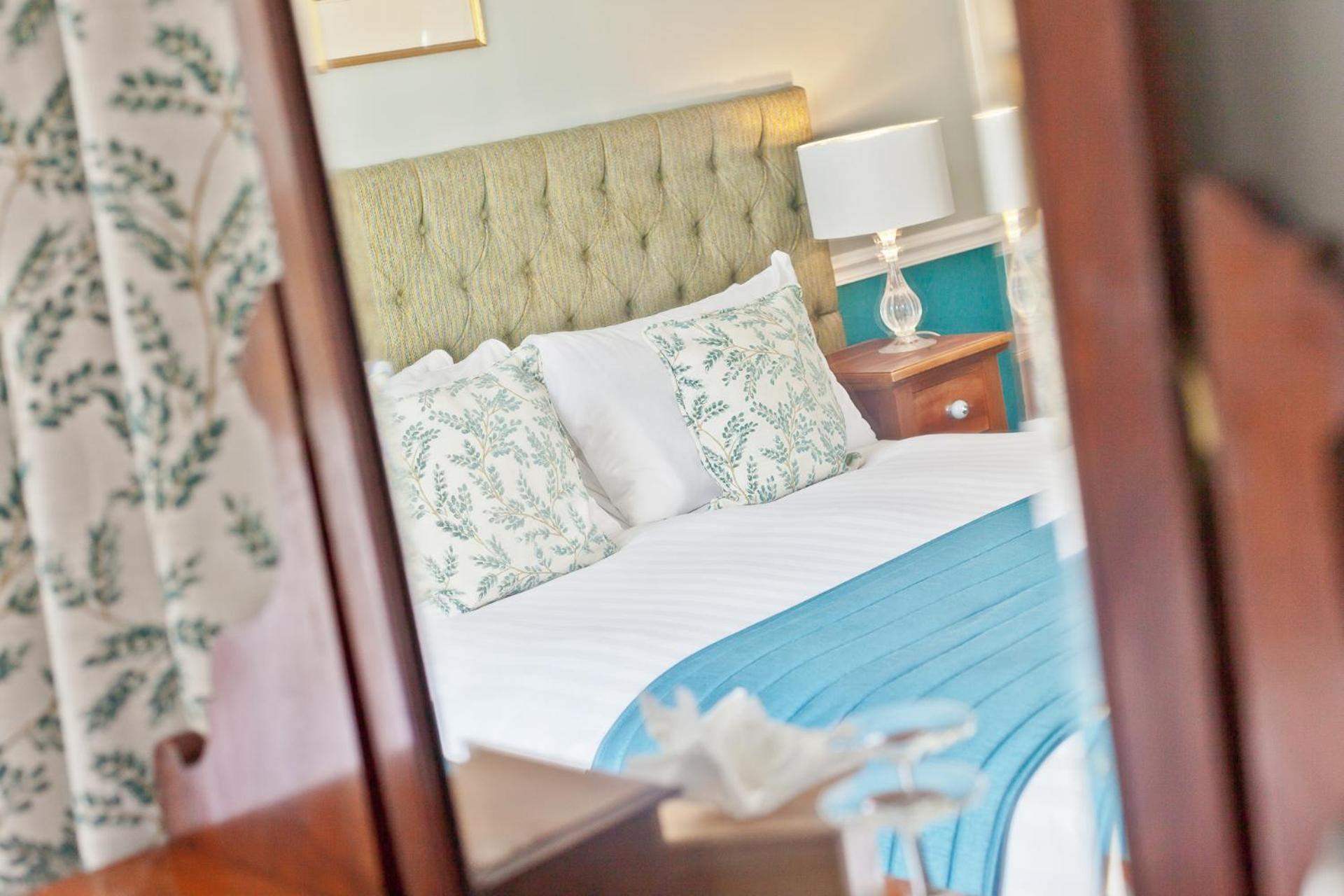 Standard Double Room - Photo 12