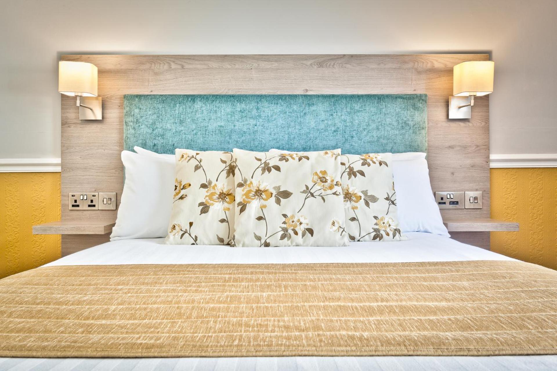 Standard Double Room - Photo 8
