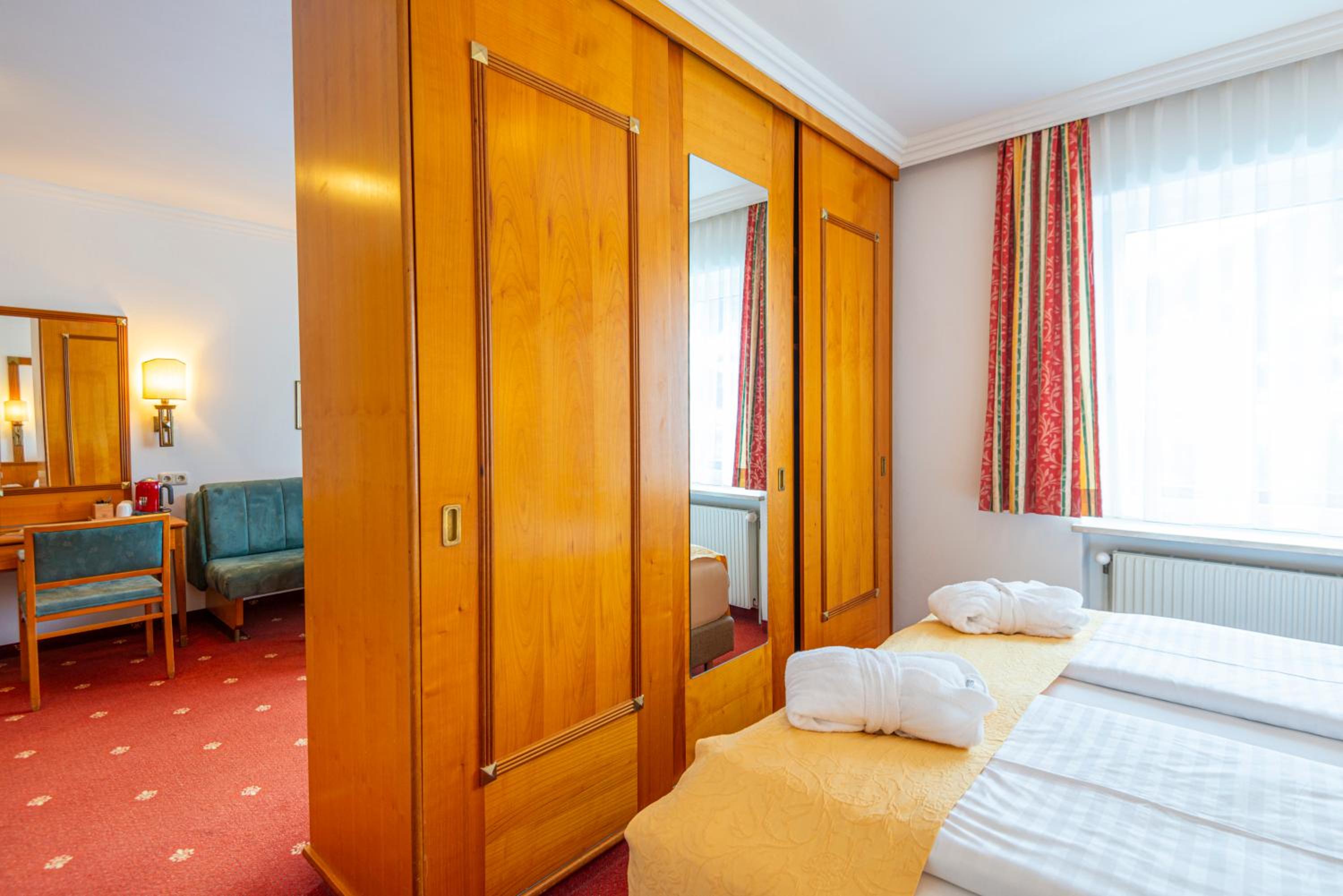 Superior Double Room - free entry to the Alpentherme photo 2