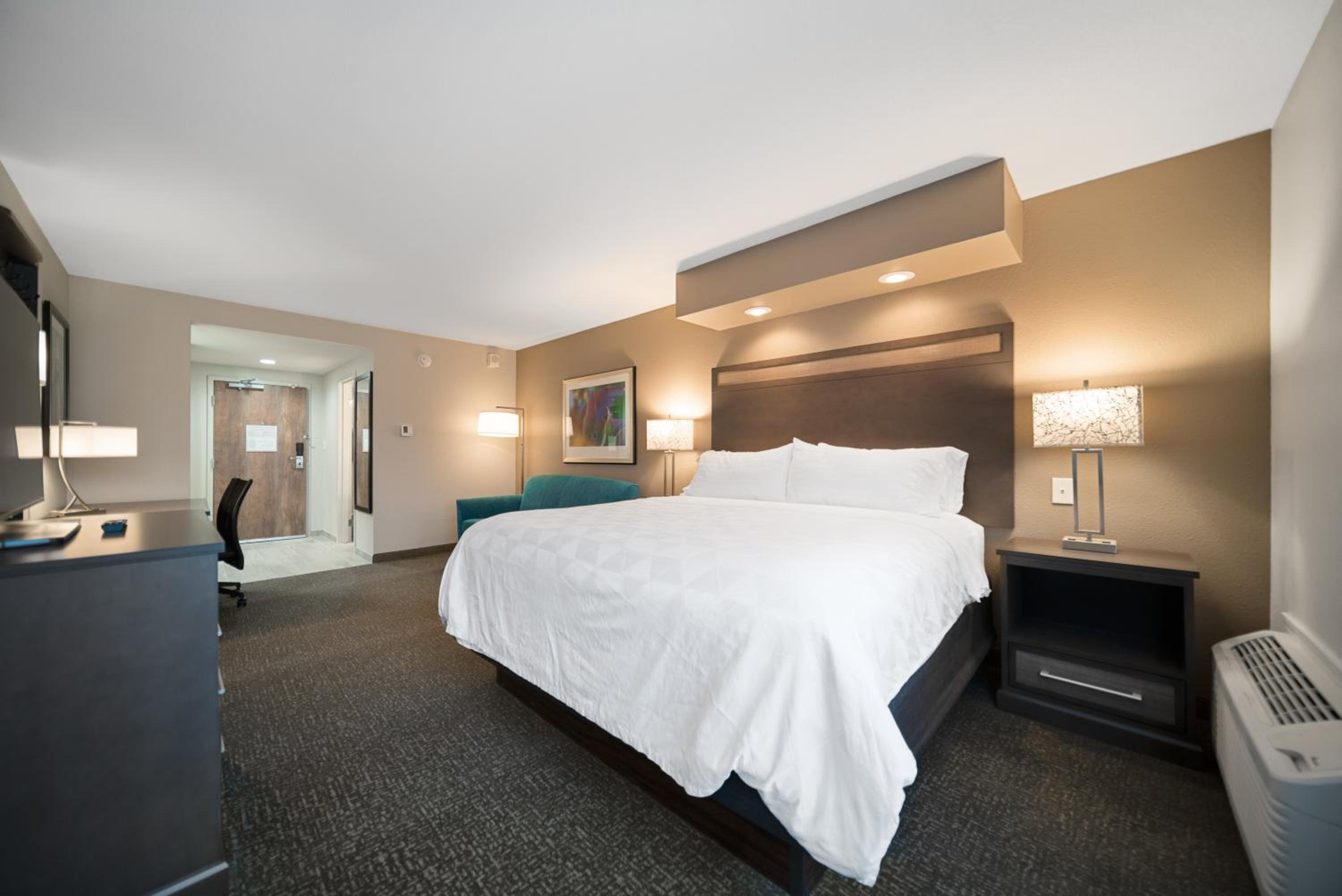 King Room with Sofa Bed - South Wing - Photo 5